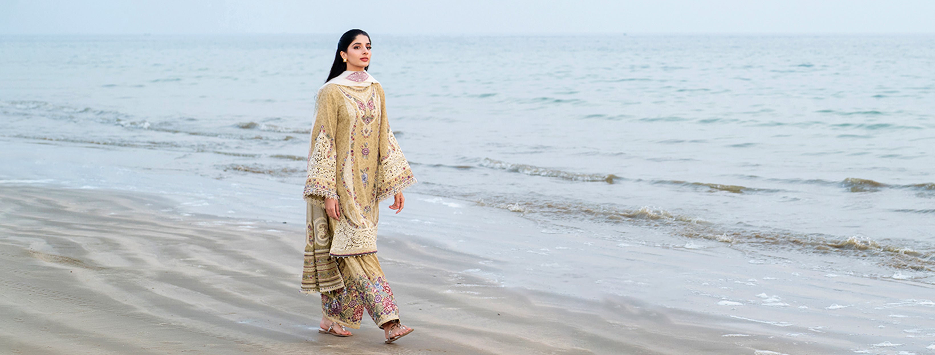 Mawra Hocane Inspiration For Styling Luxury Lawn Dresses - 2025