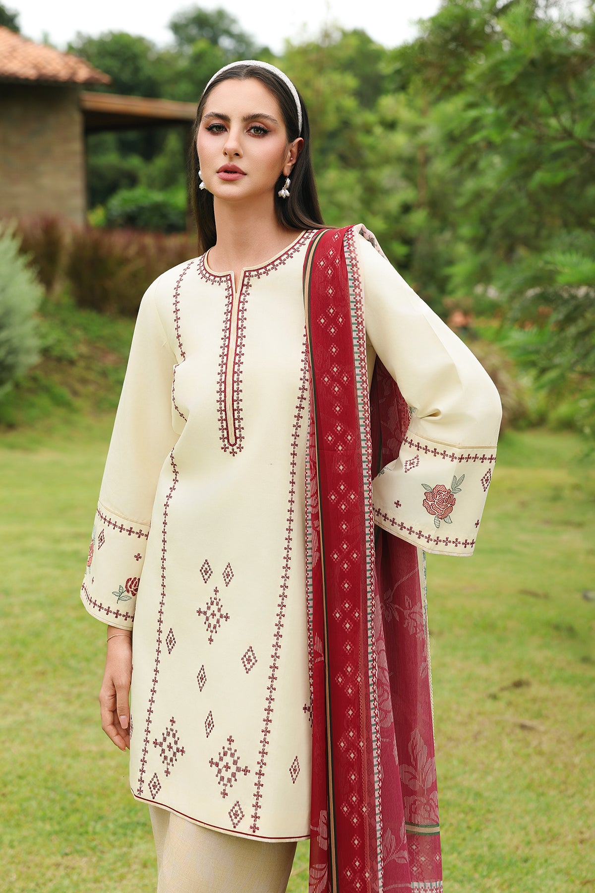 EMBROIDERED LAWN USE-9404