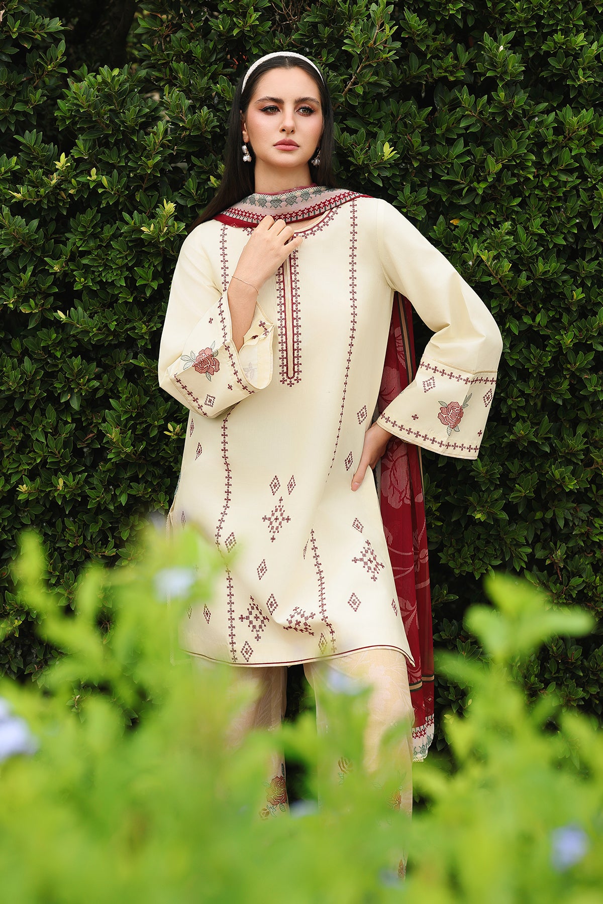 EMBROIDERED LAWN USE-9404
