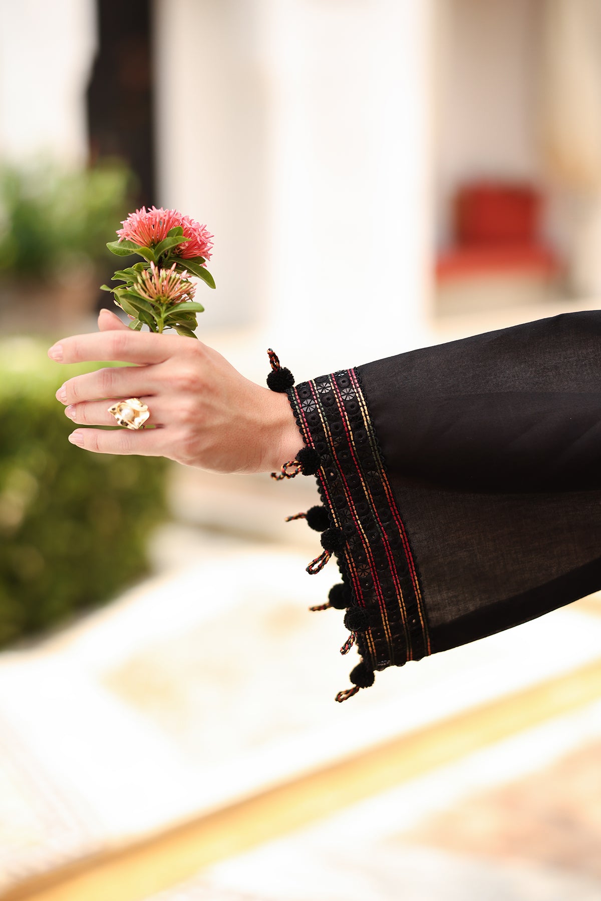 EMBROIDERED LAWN USE-9238