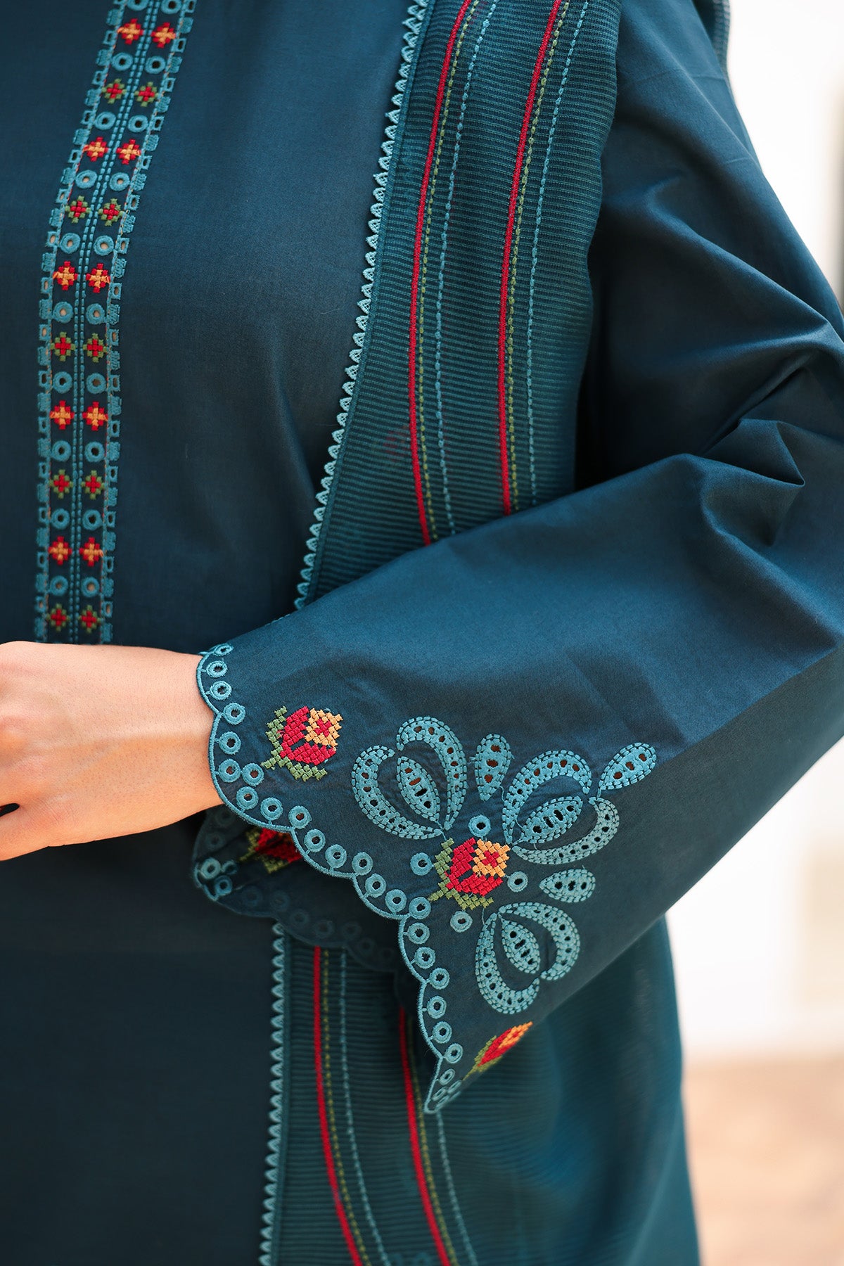 EMBROIDERED LAWN USE-9227