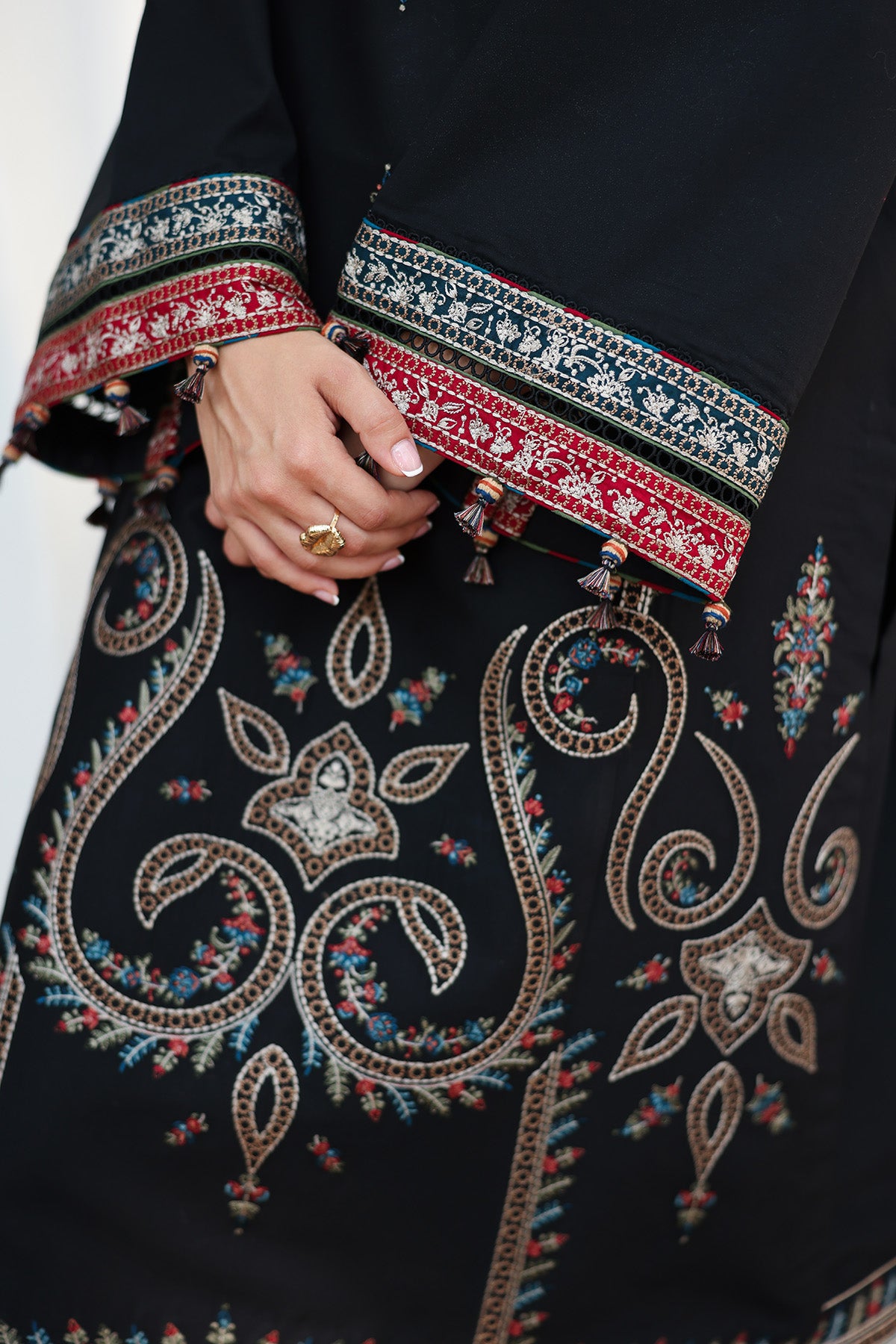 EMBROIDERED LAWN USE-9218