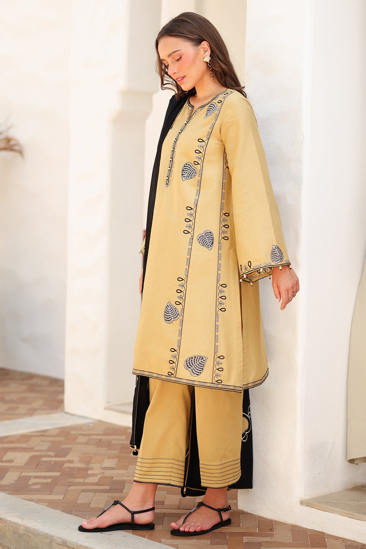 EMBROIDERED LAWN USE-9219