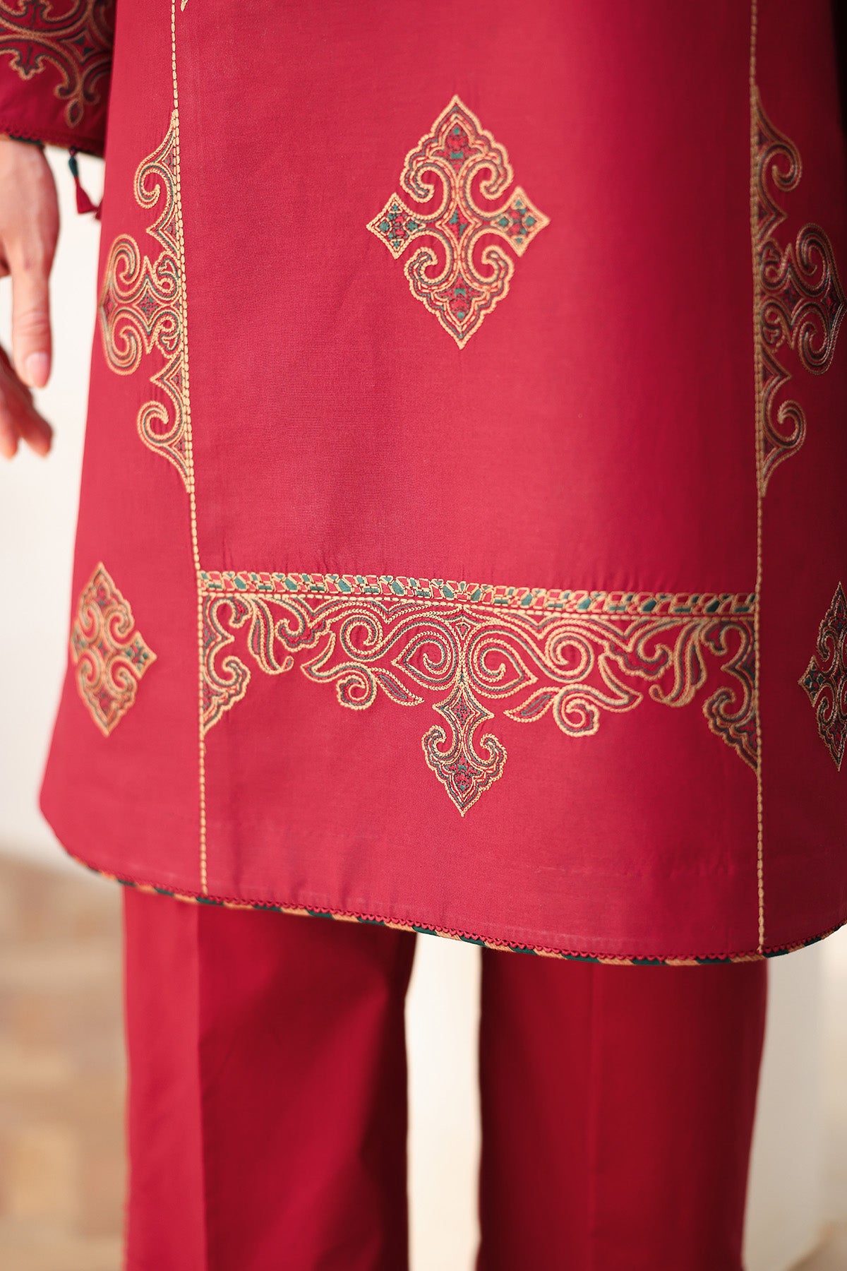 EMBROIDERED LAWN USE-9217