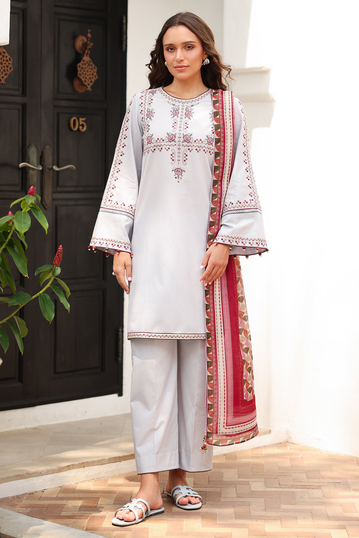 EMBROIDERED DOBBY LAWN USE-9215