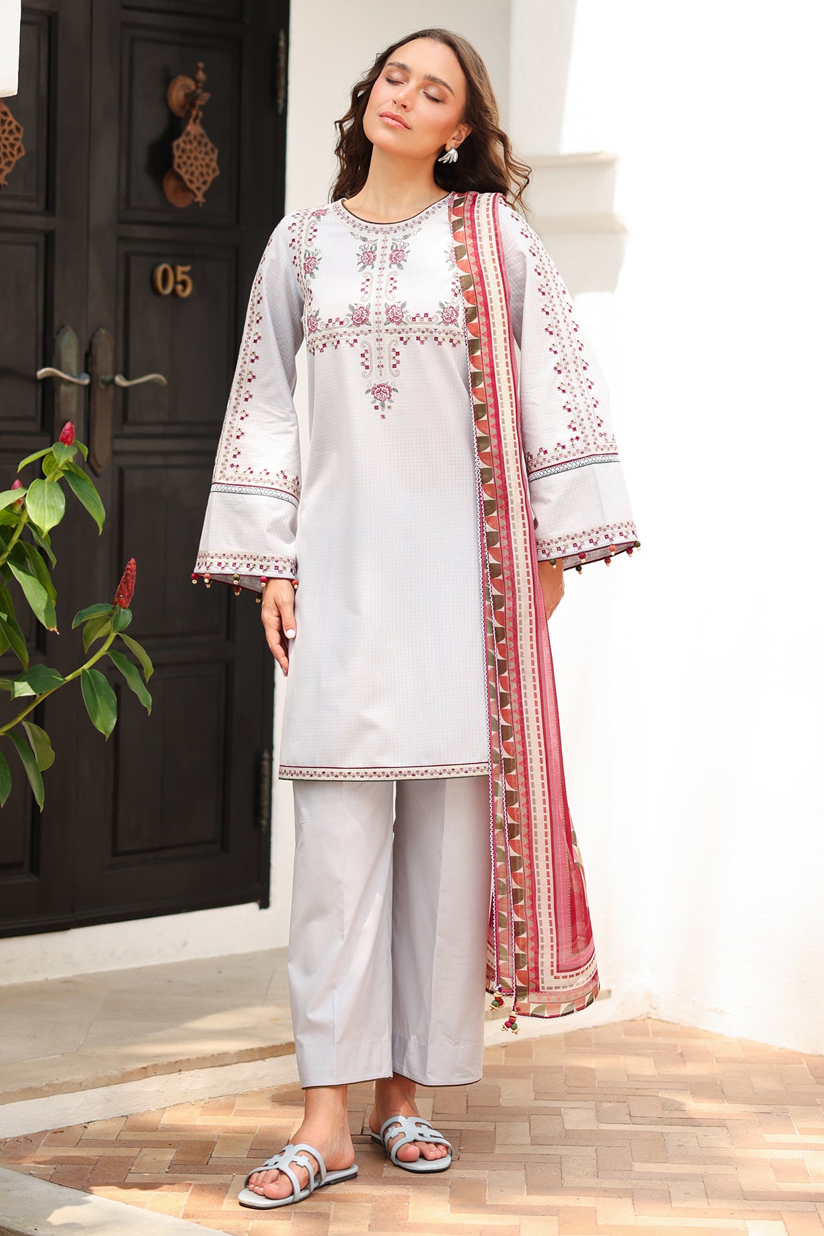 EMBROIDERED DOBBY LAWN USE-9215