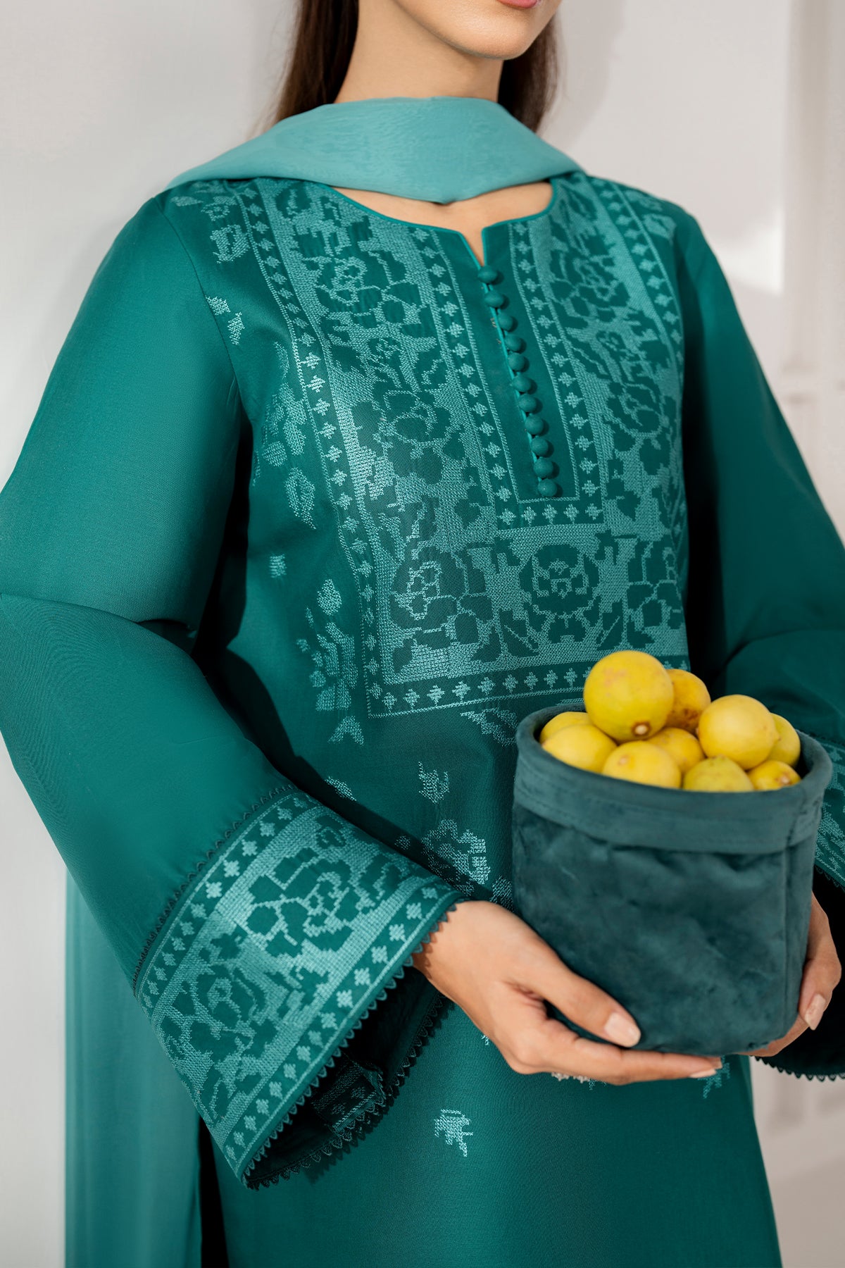 EMBROIDERED LAWN USE-9241