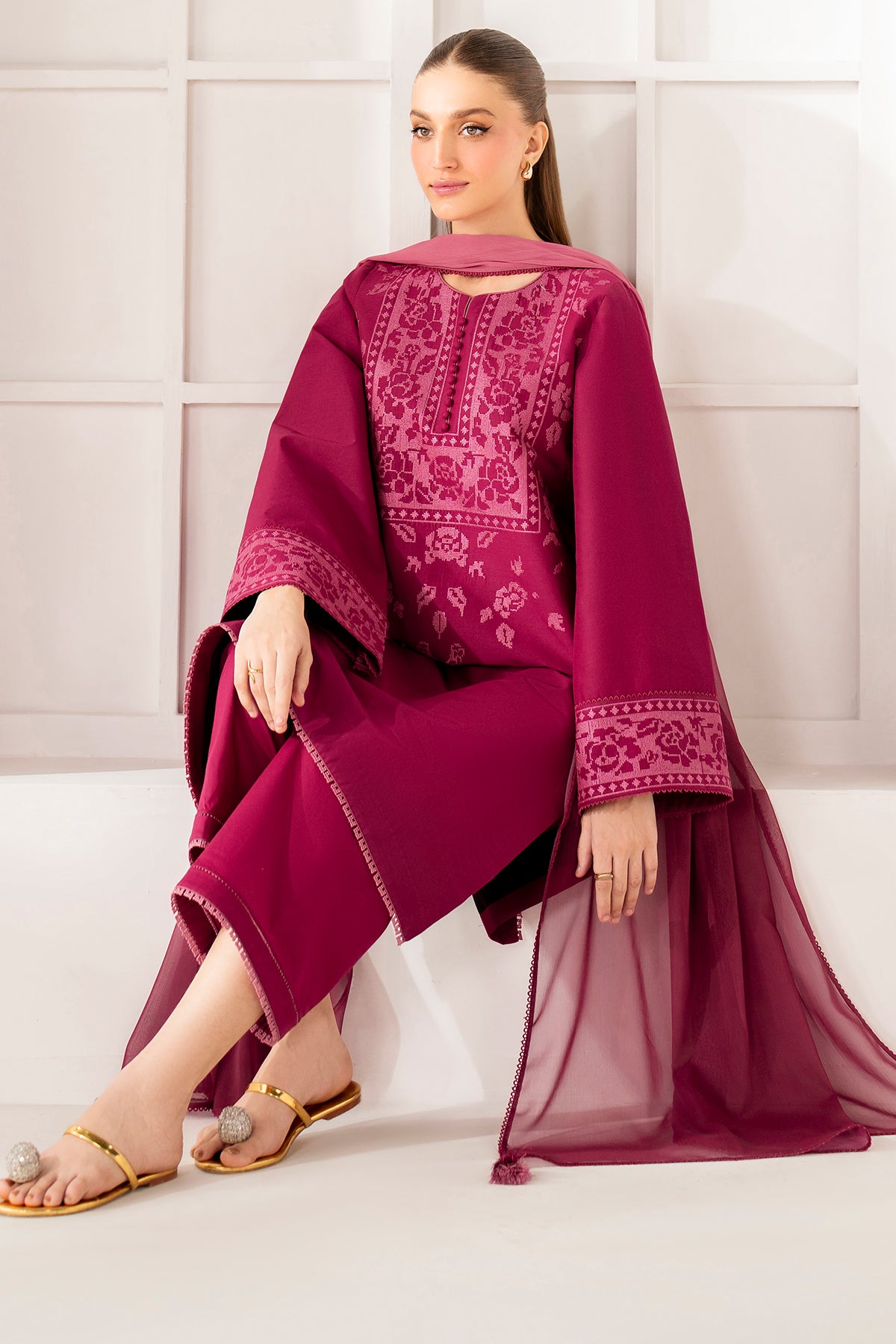 EMBROIDERED LAWN USE-9242