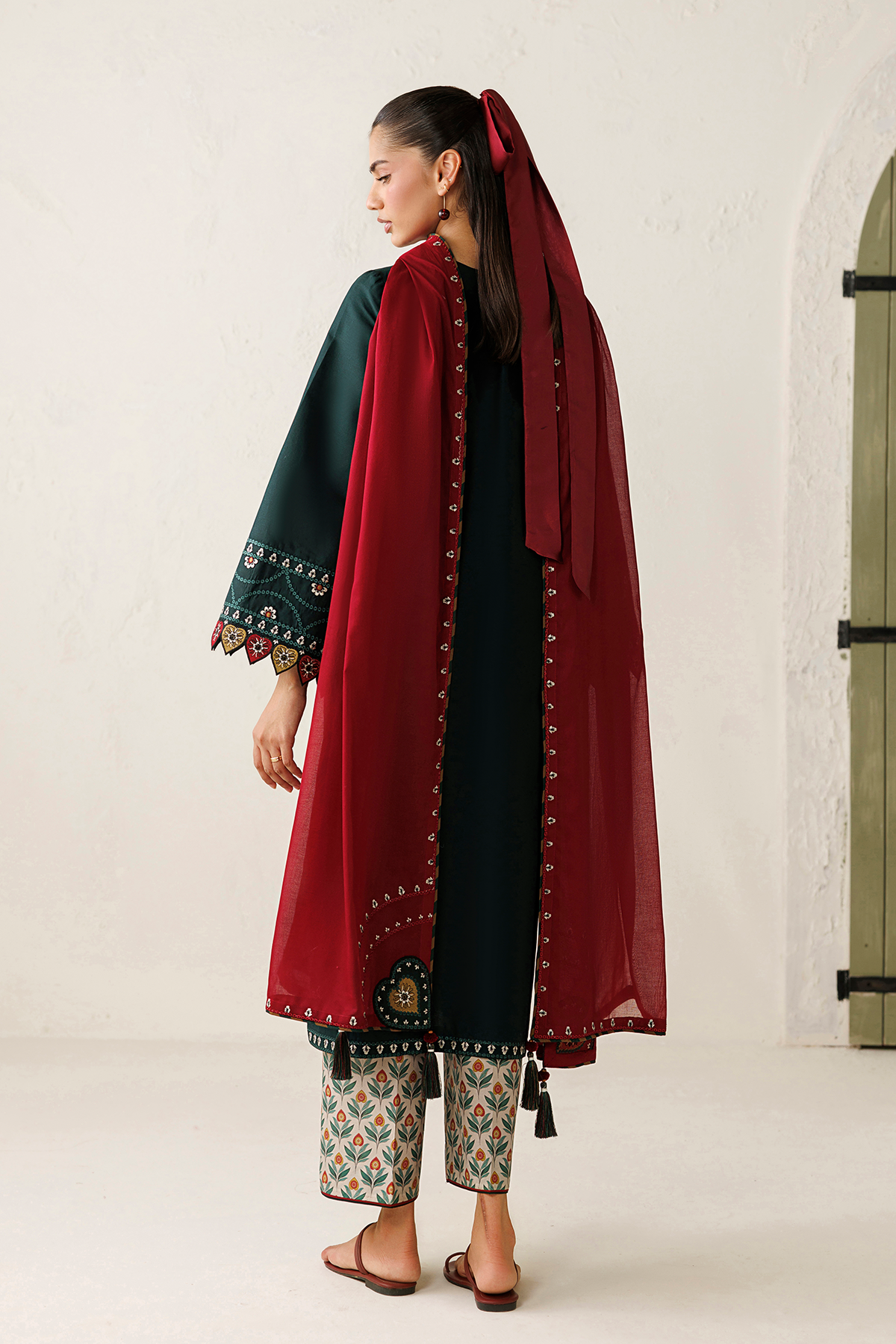 EMBROIDERED LAWN USE-9395