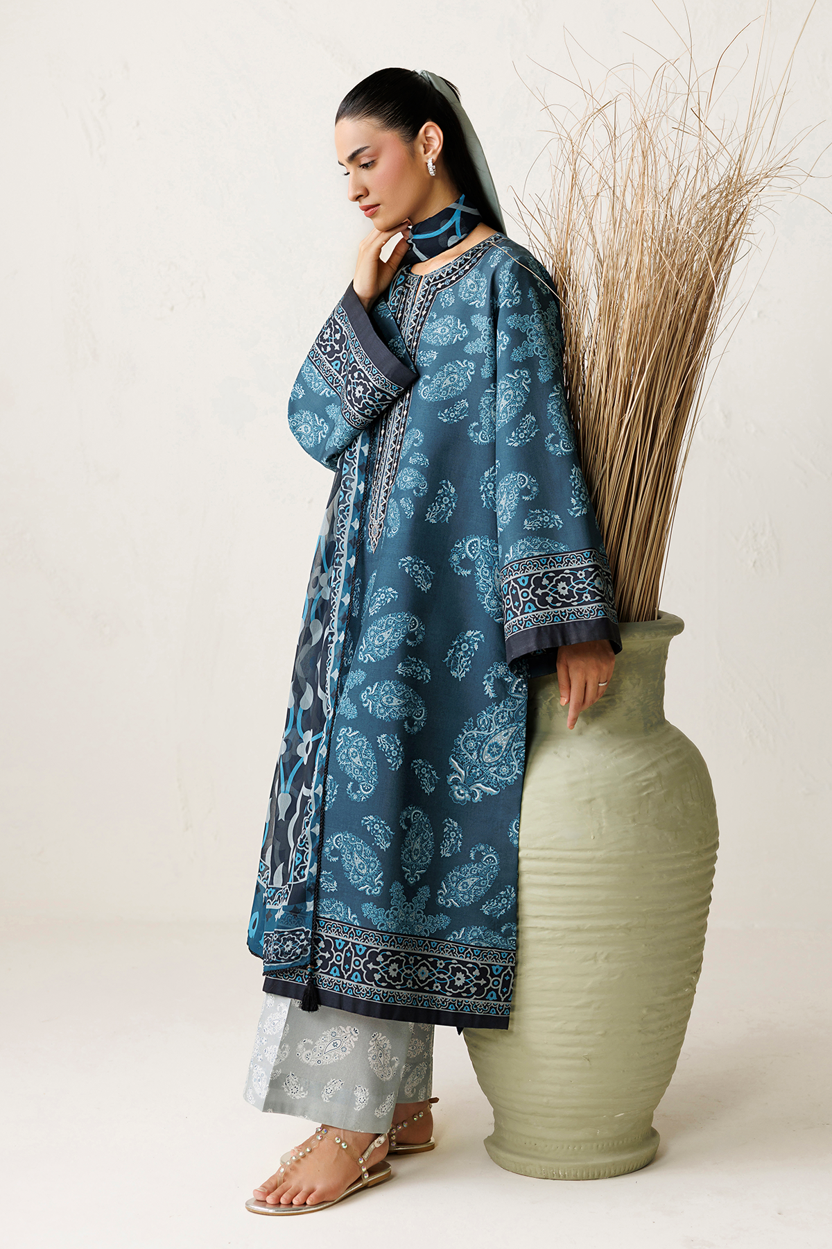 EMBROIDERED LAWN USE-9380