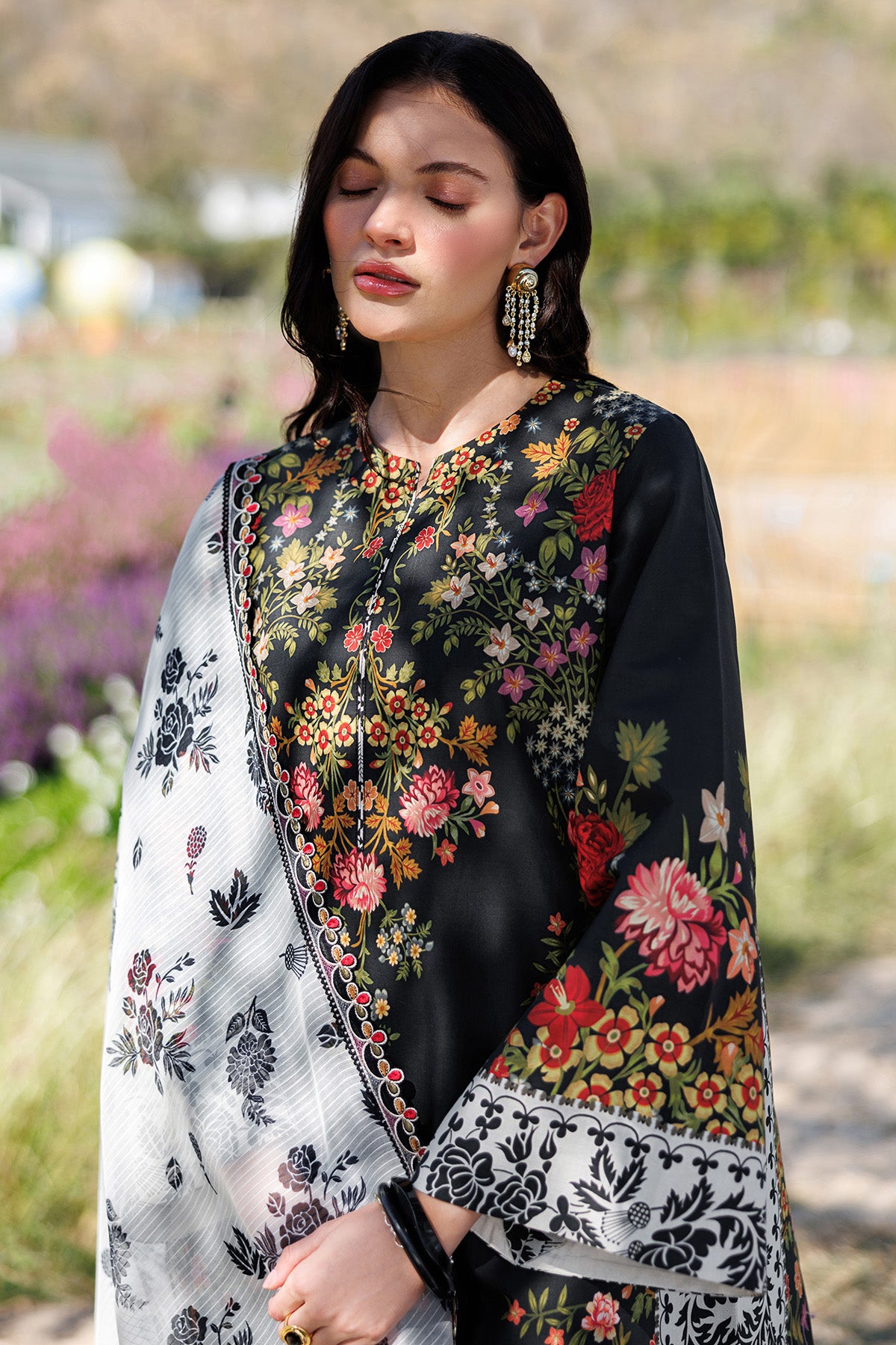 EMBROIDERED LAWN USE-9298