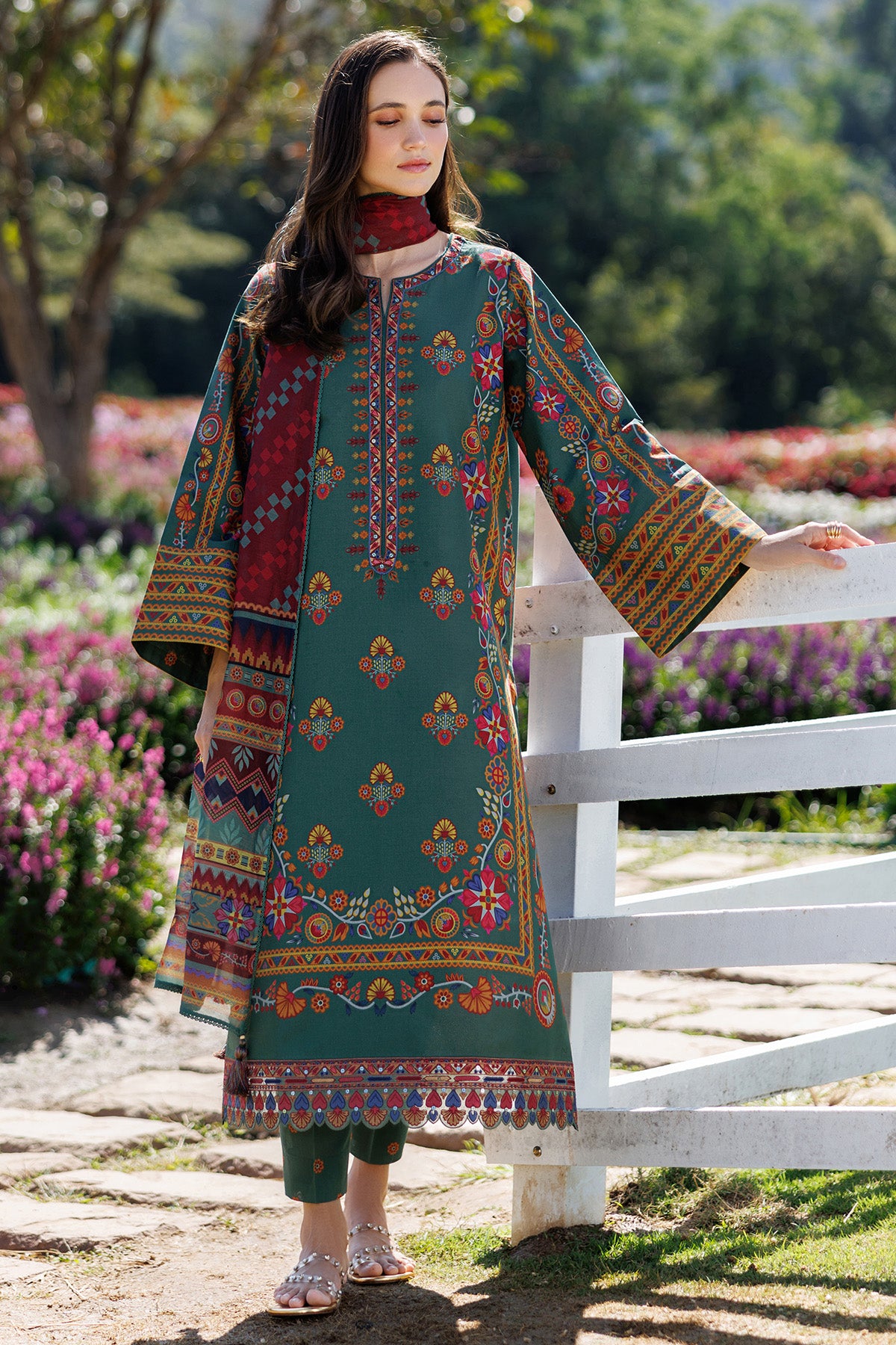 EMBROIDERED LAWN USE-9283