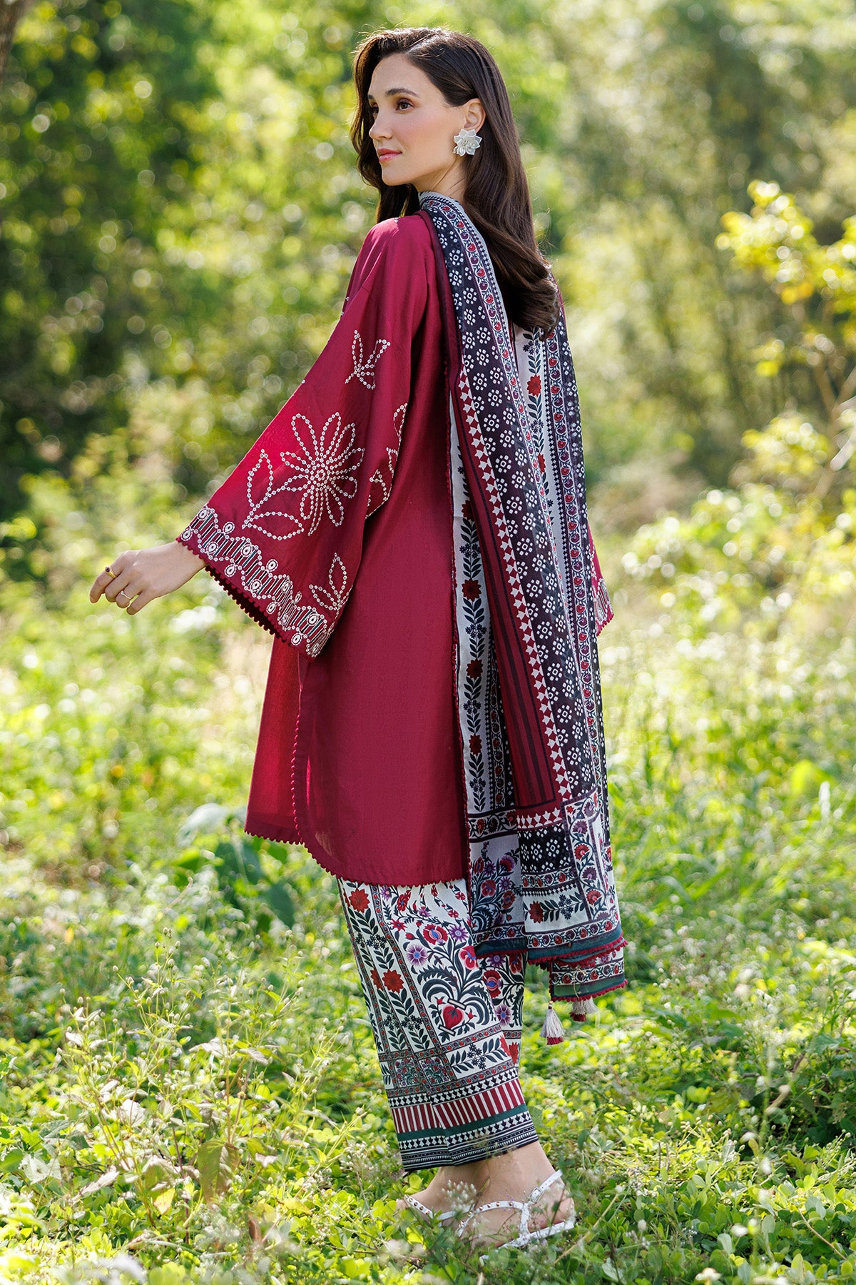 EMBROIDERED LAWN USE-9287