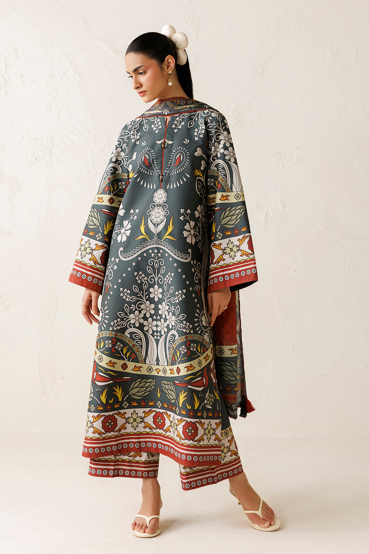 EMBROIDERED LAWN USE-9382