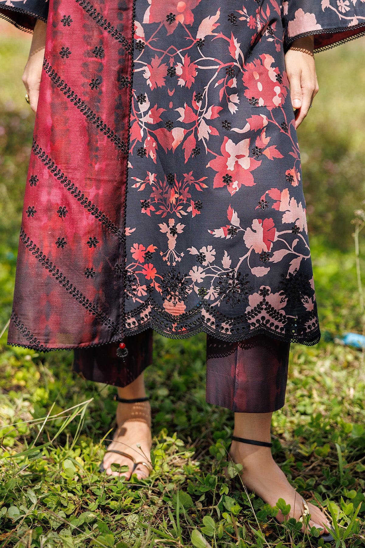 EMBROIDERED LAWN USE-9290