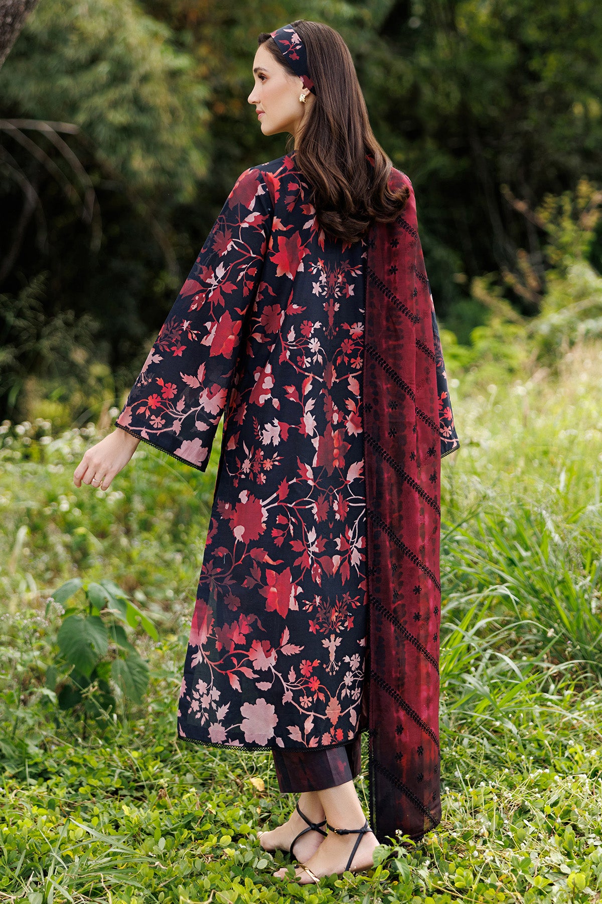 EMBROIDERED LAWN USE-9290