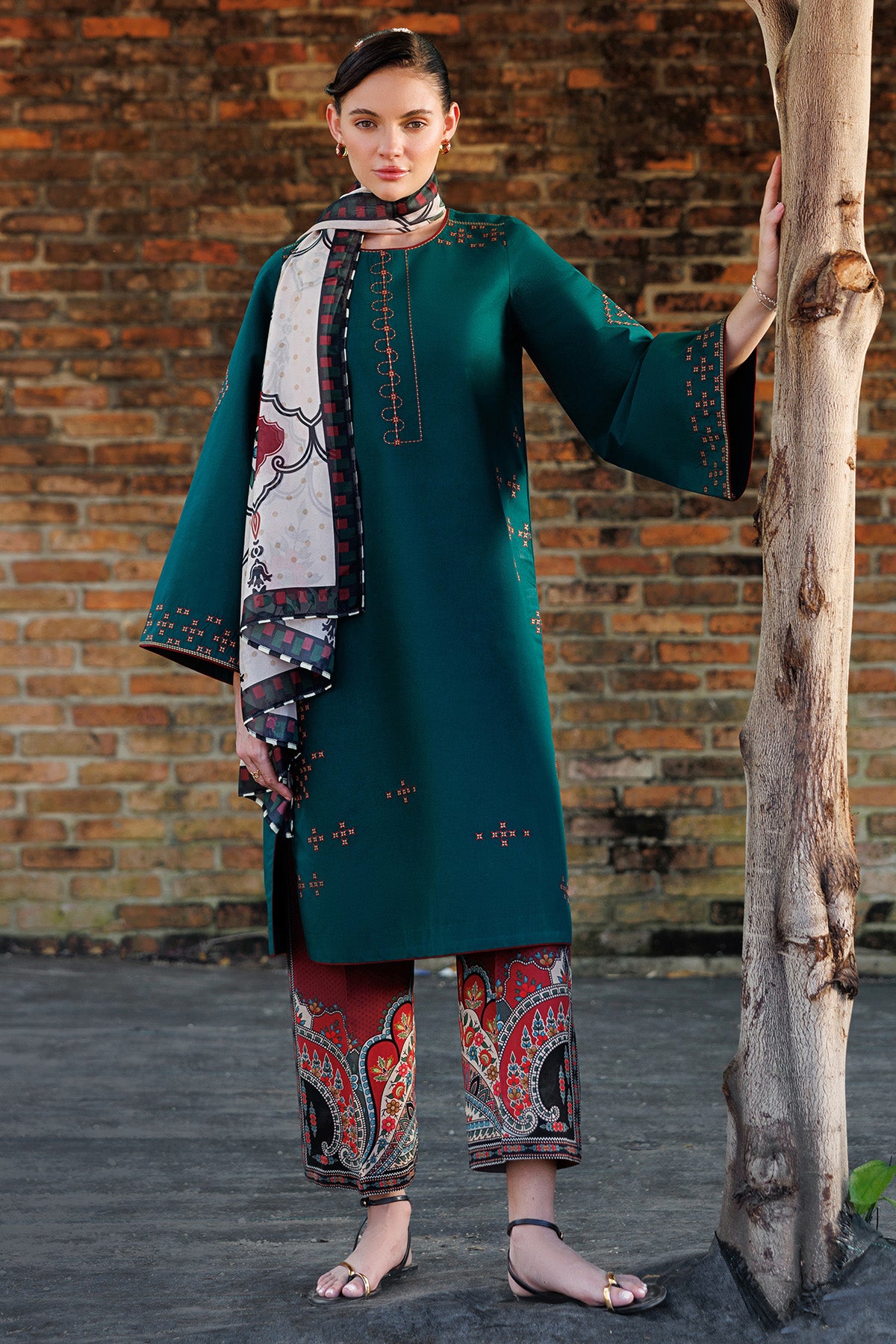 EMBROIDERED LAWN USE-9285