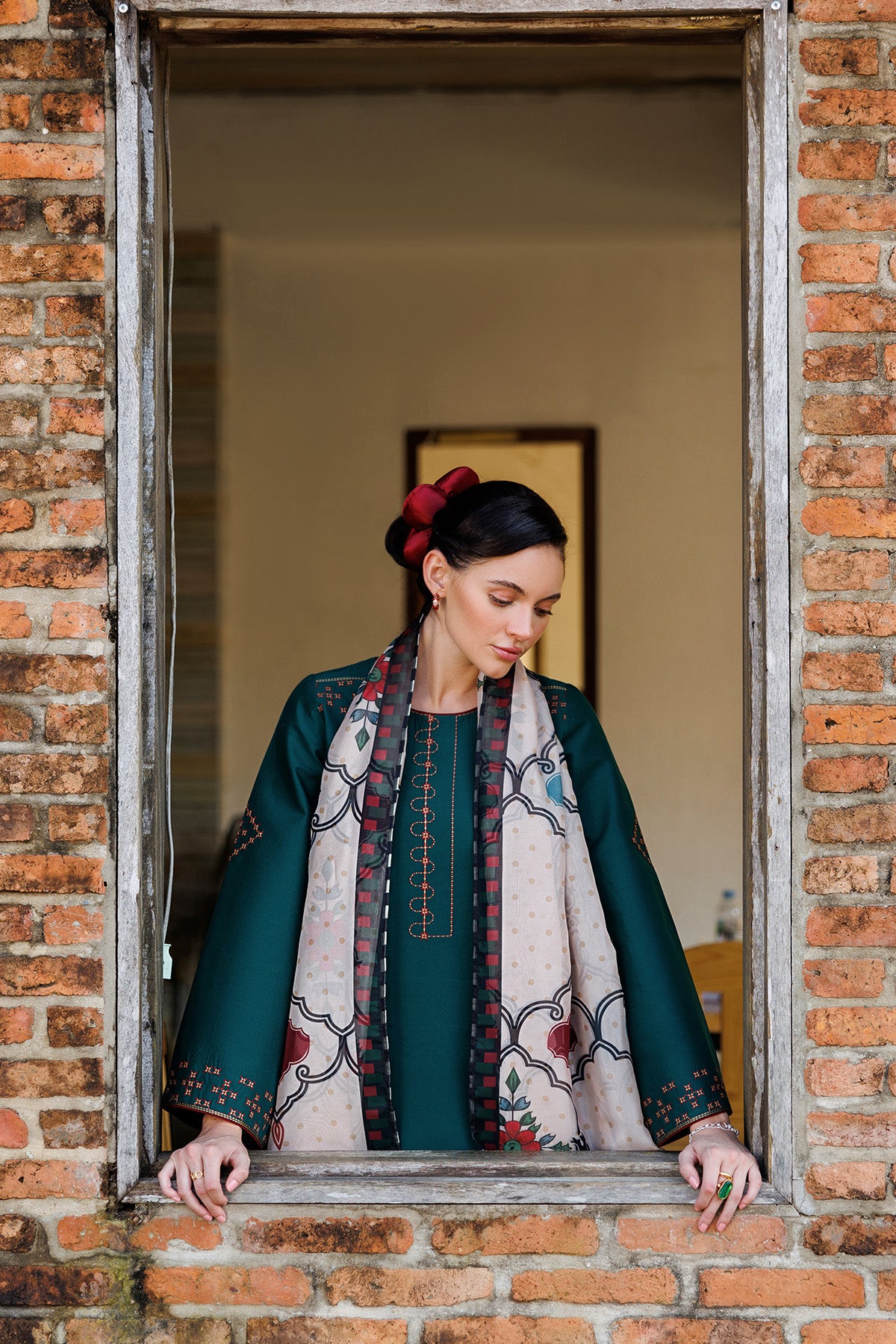 EMBROIDERED LAWN USE-9285