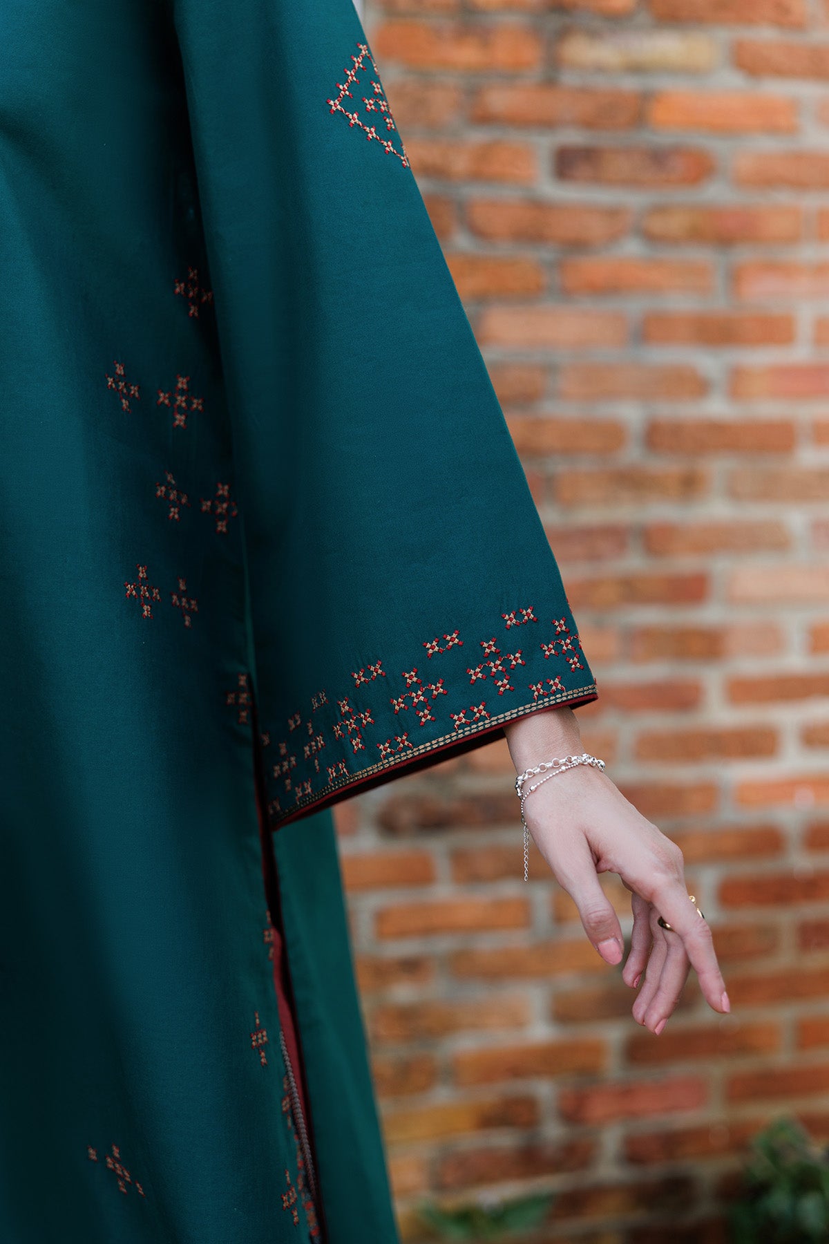 EMBROIDERED LAWN USE-9285