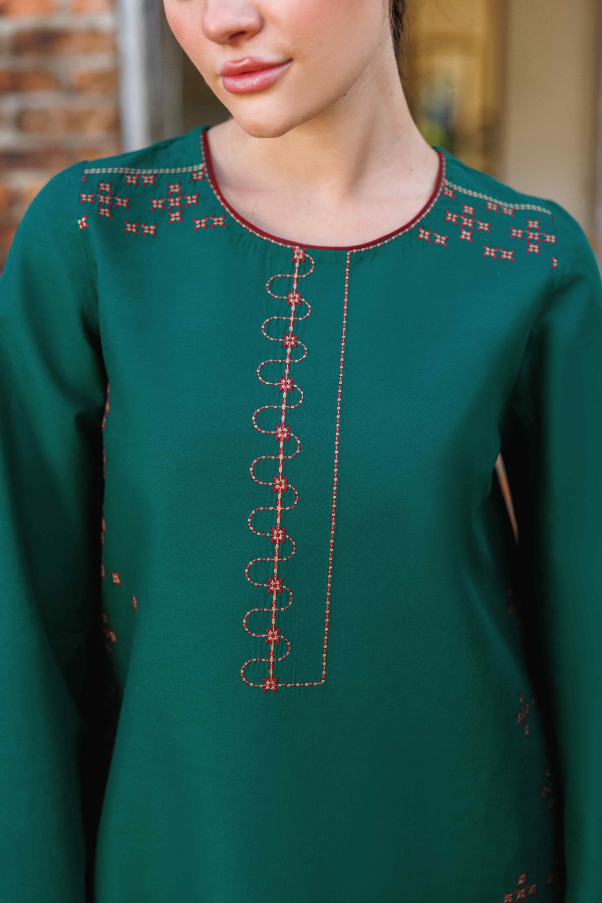 EMBROIDERED LAWN USE-9285