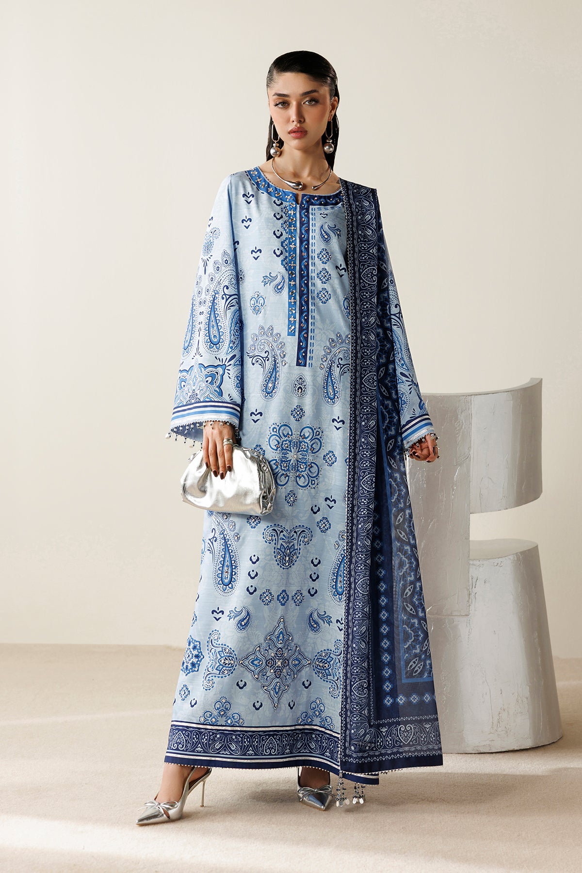 EMBROIDERED RAW SILK OR26-D02