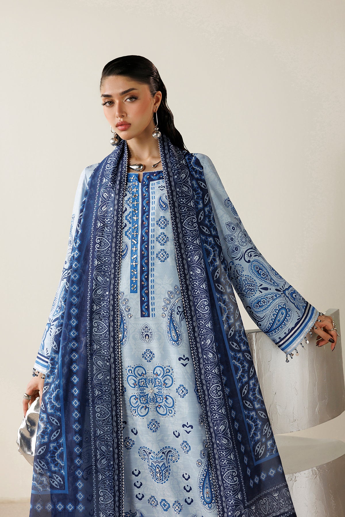EMBROIDERED RAW SILK OR26-D02