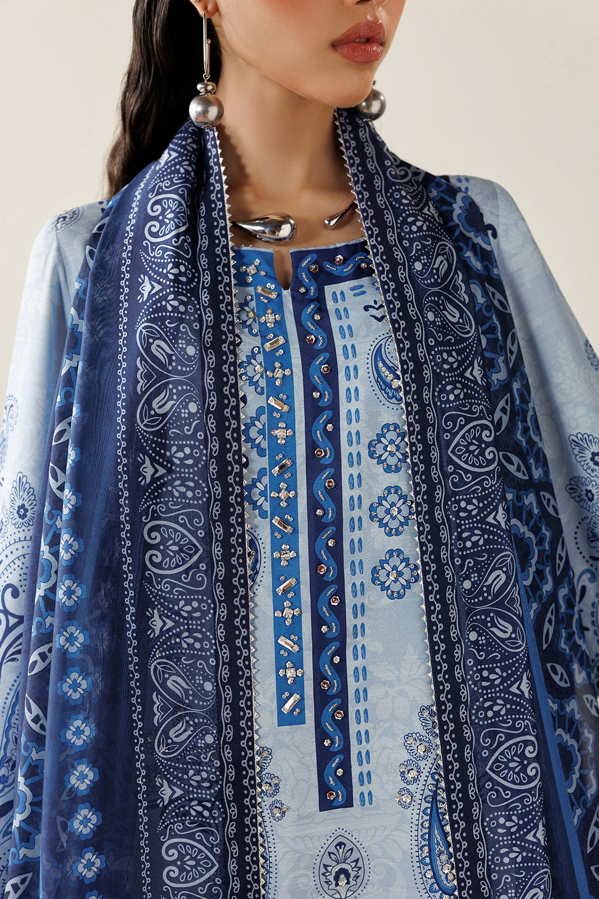 EMBROIDERED RAW SILK OR26-D02
