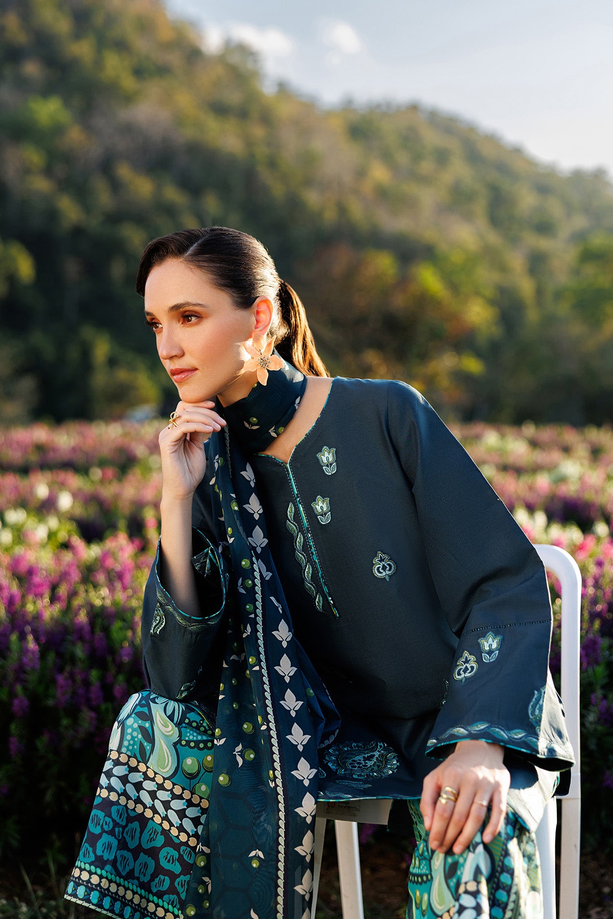 EMBROIDERED LAWN USE-9291