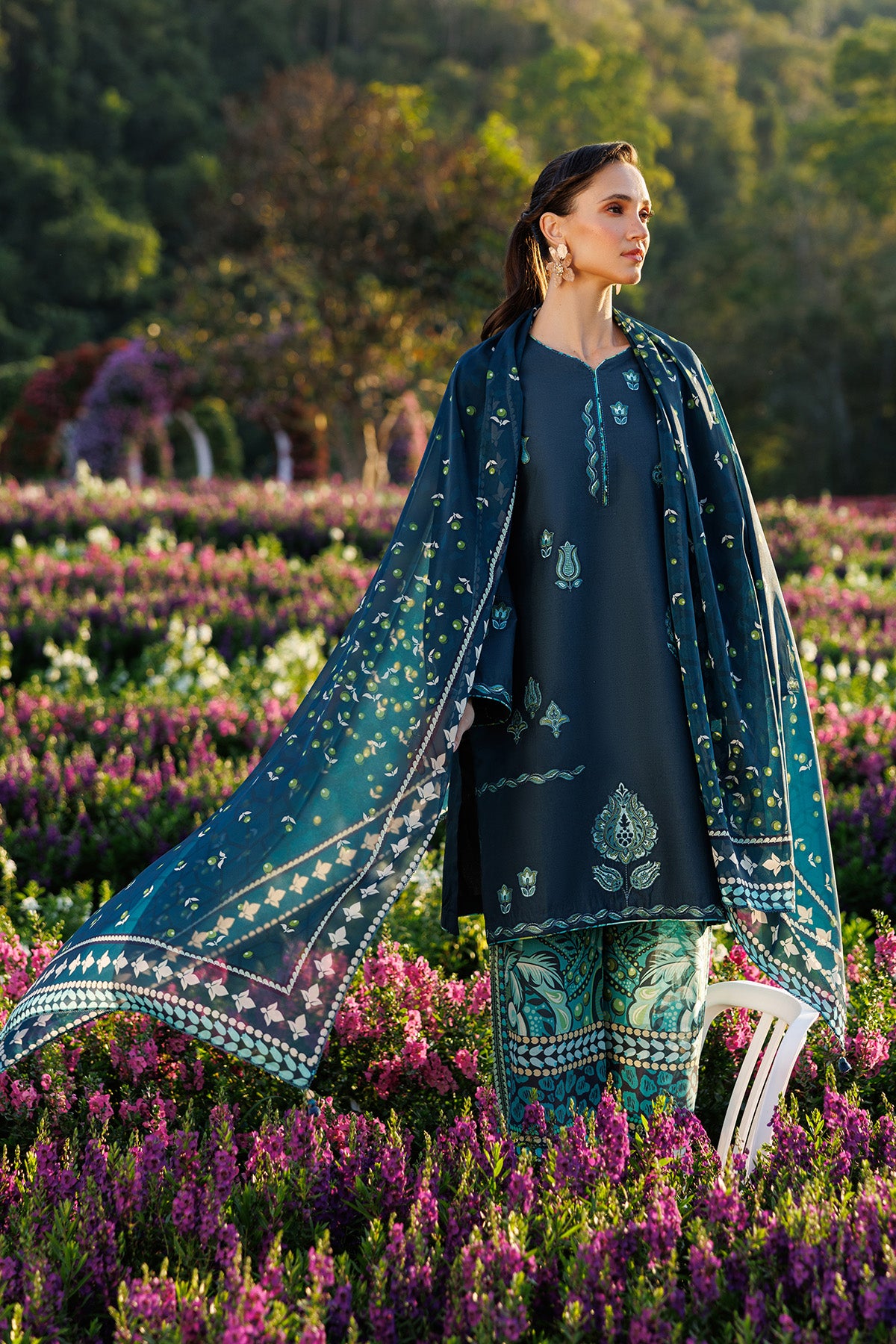 EMBROIDERED LAWN USE-9291