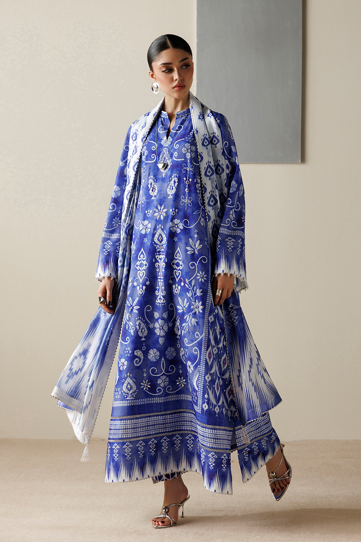EMBROIDERED RAW SILK OR26-D09