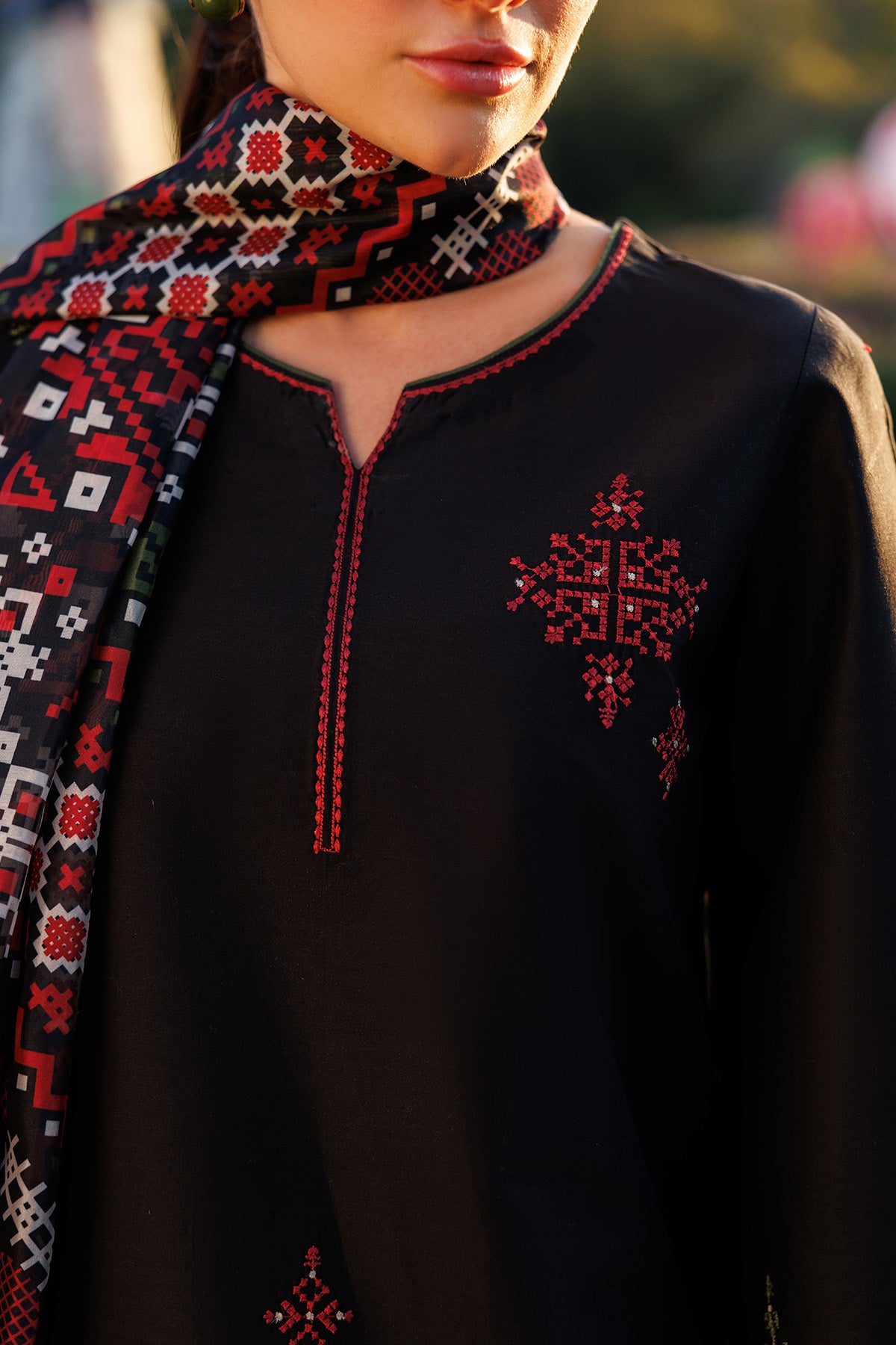 EMBROIDERED LAWN USE-9301