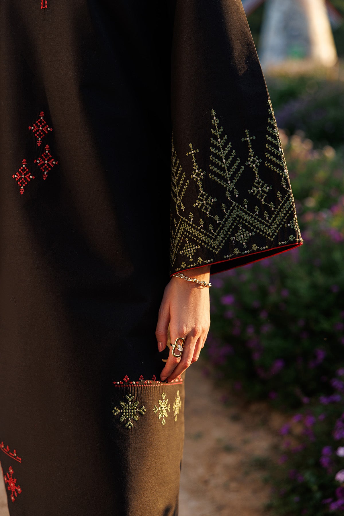 EMBROIDERED LAWN USE-9301