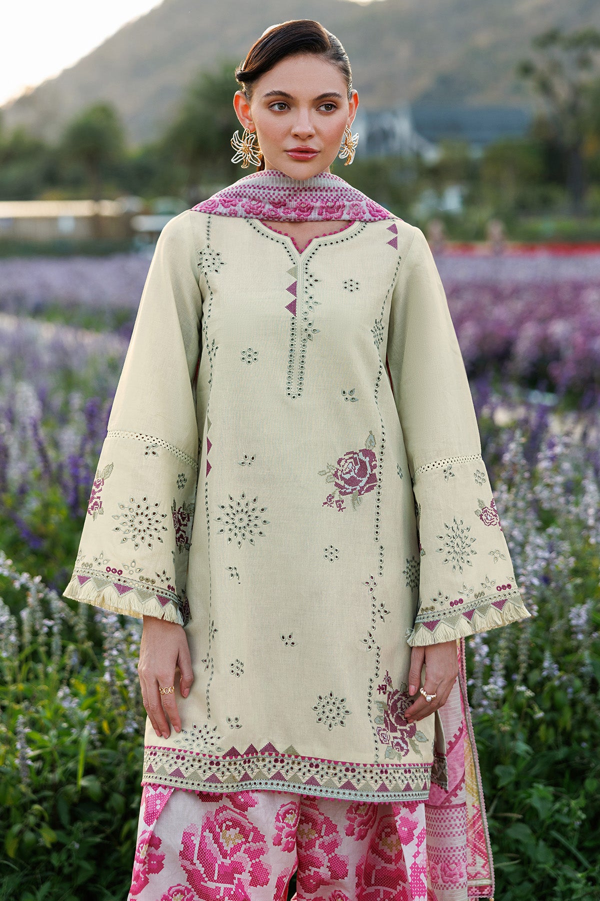 EMBROIDERED LAWN USE-9289