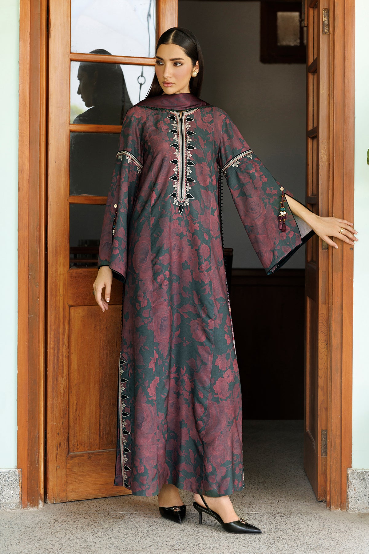 EMBROIDERED PREMIUM VISCOSE UW-0262