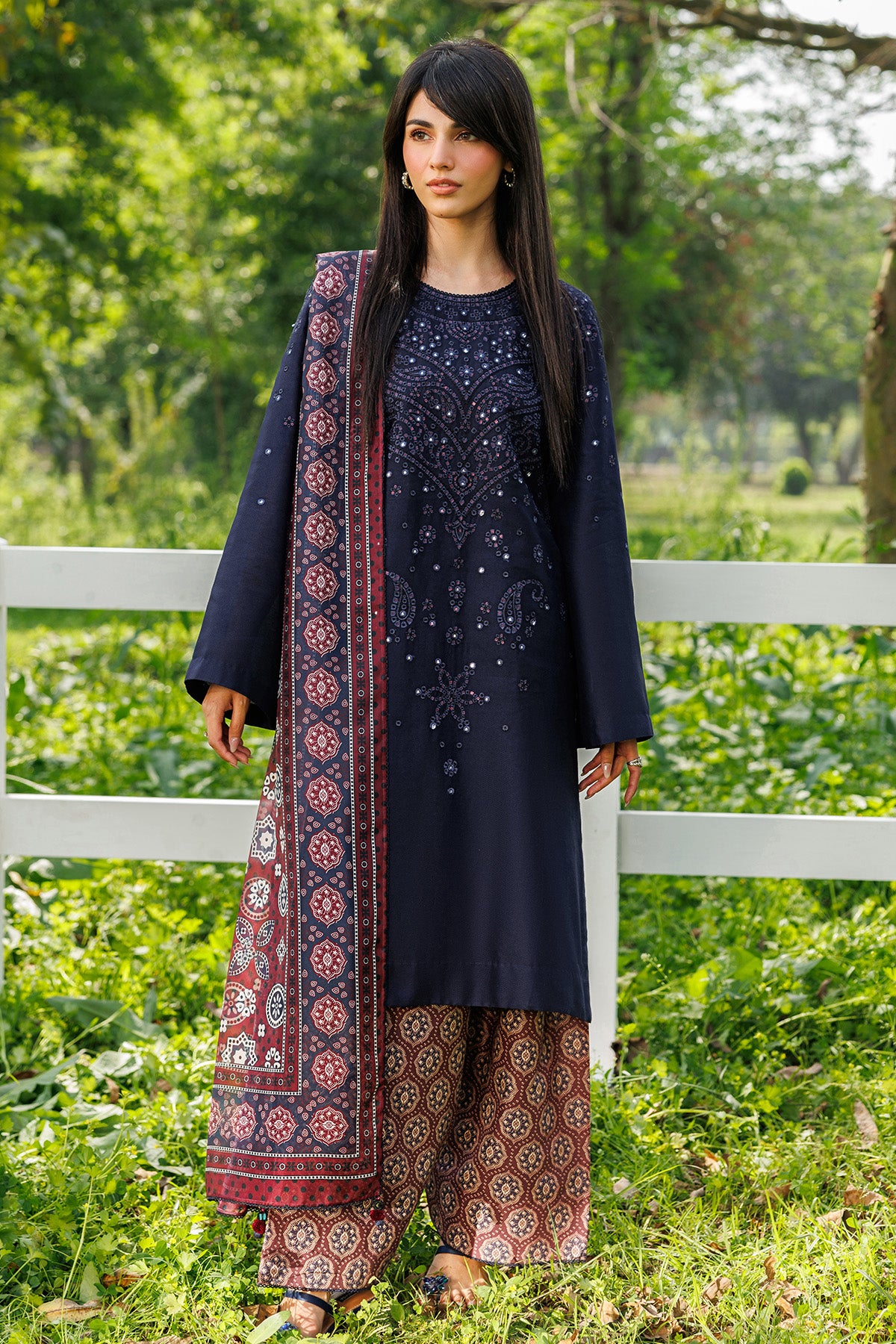 EMBROIDERED LAWN USE-9337