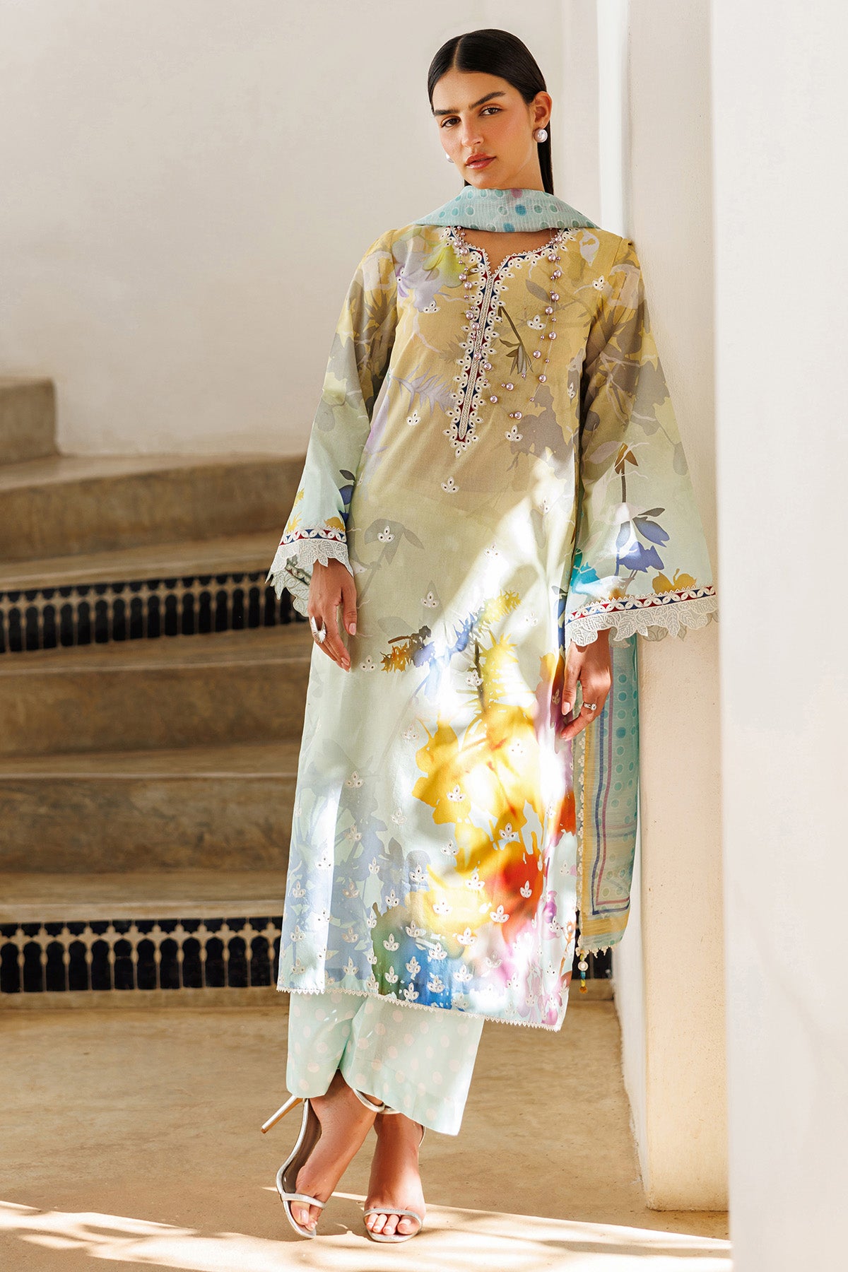 EMBROIDERED LAWN USE-9292