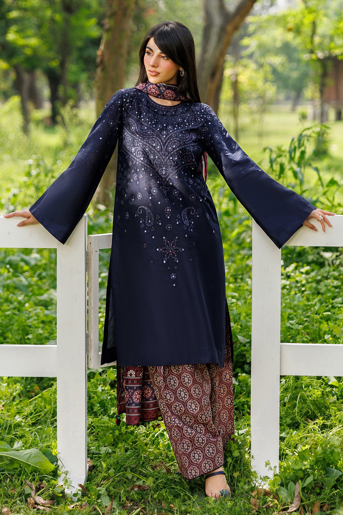 EMBROIDERED LAWN USE-9337
