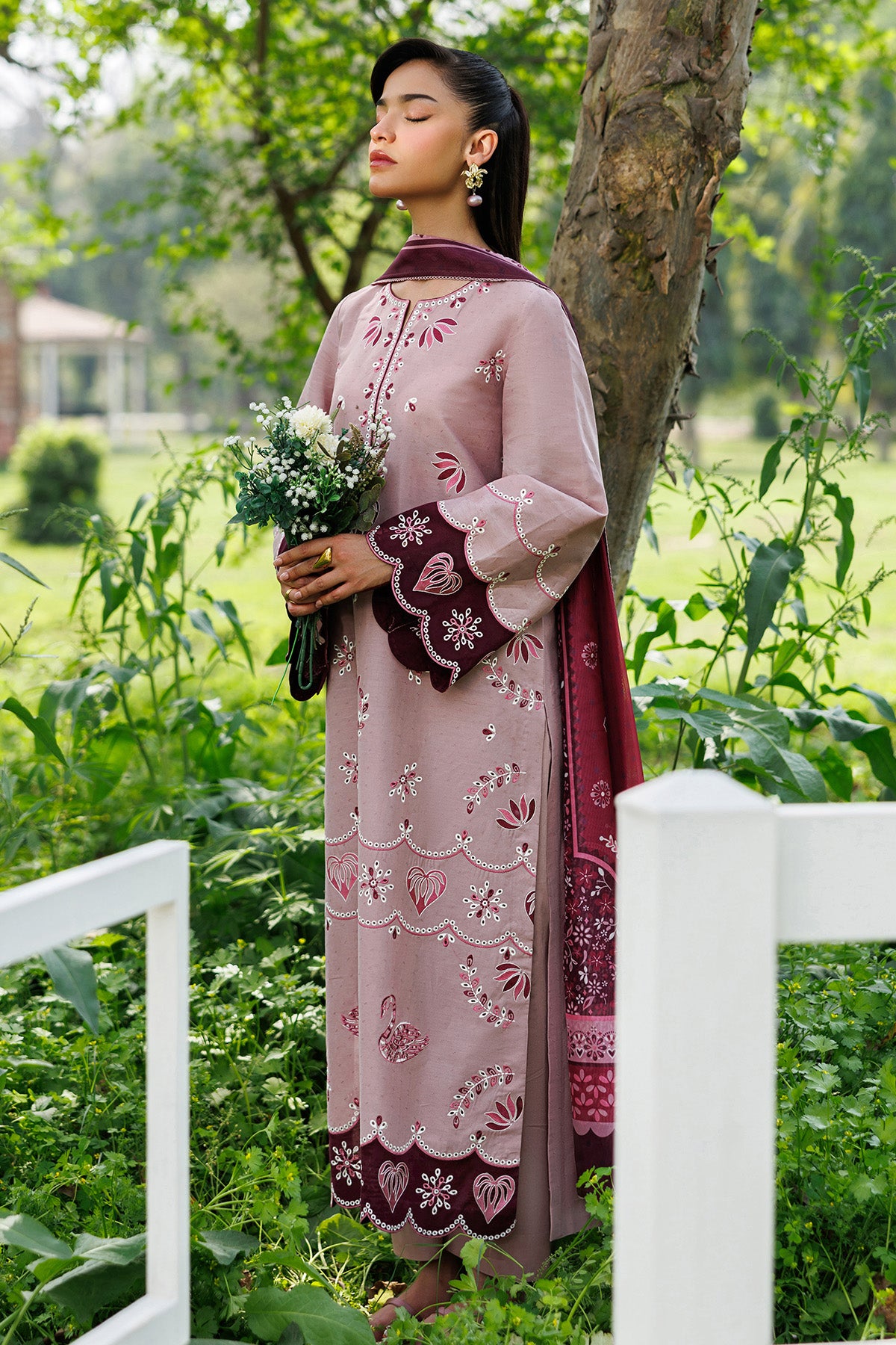 EMBROIDERED LAWN USE-9348