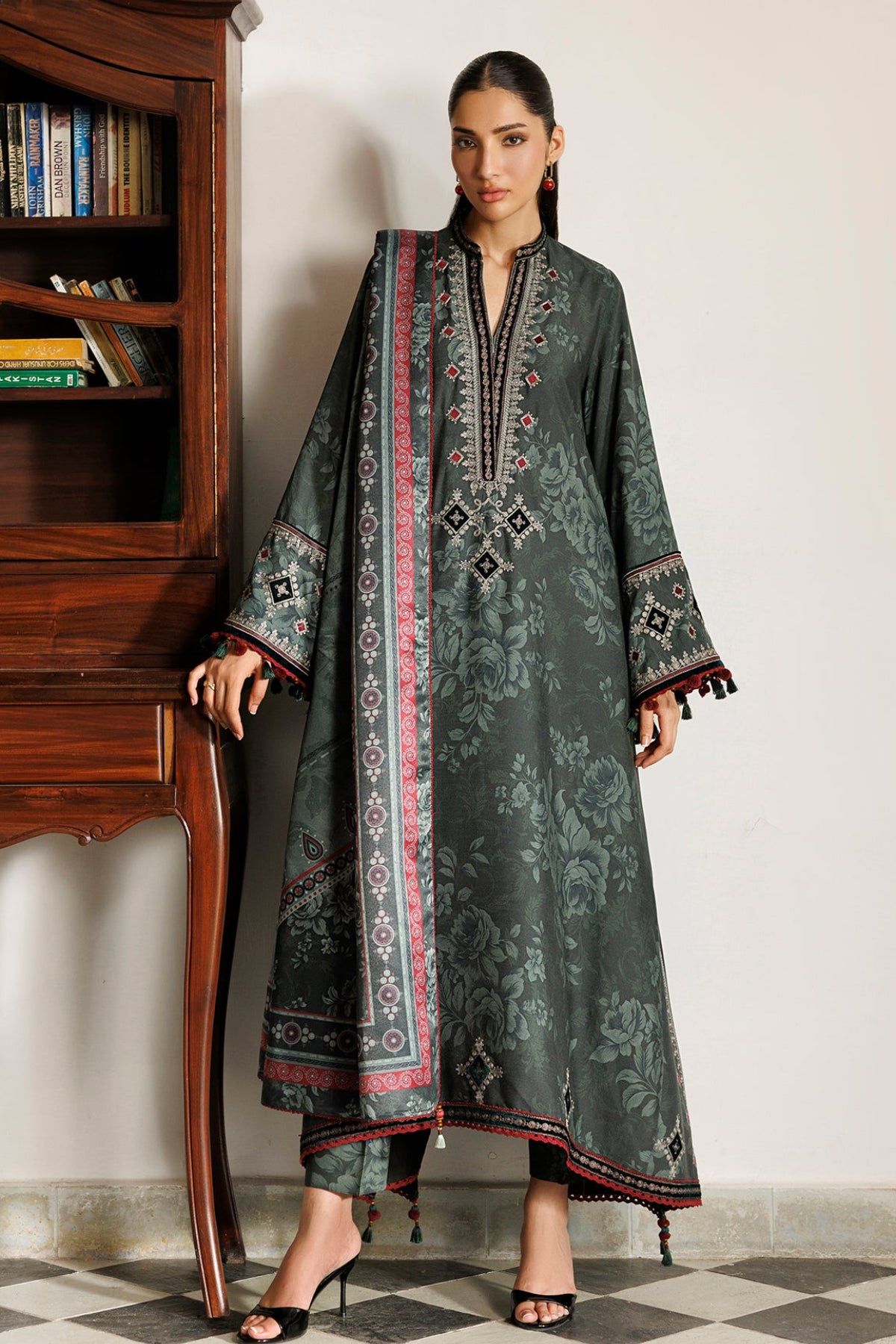EMBROIDERED PREMIUM VISCOSE UW-0268