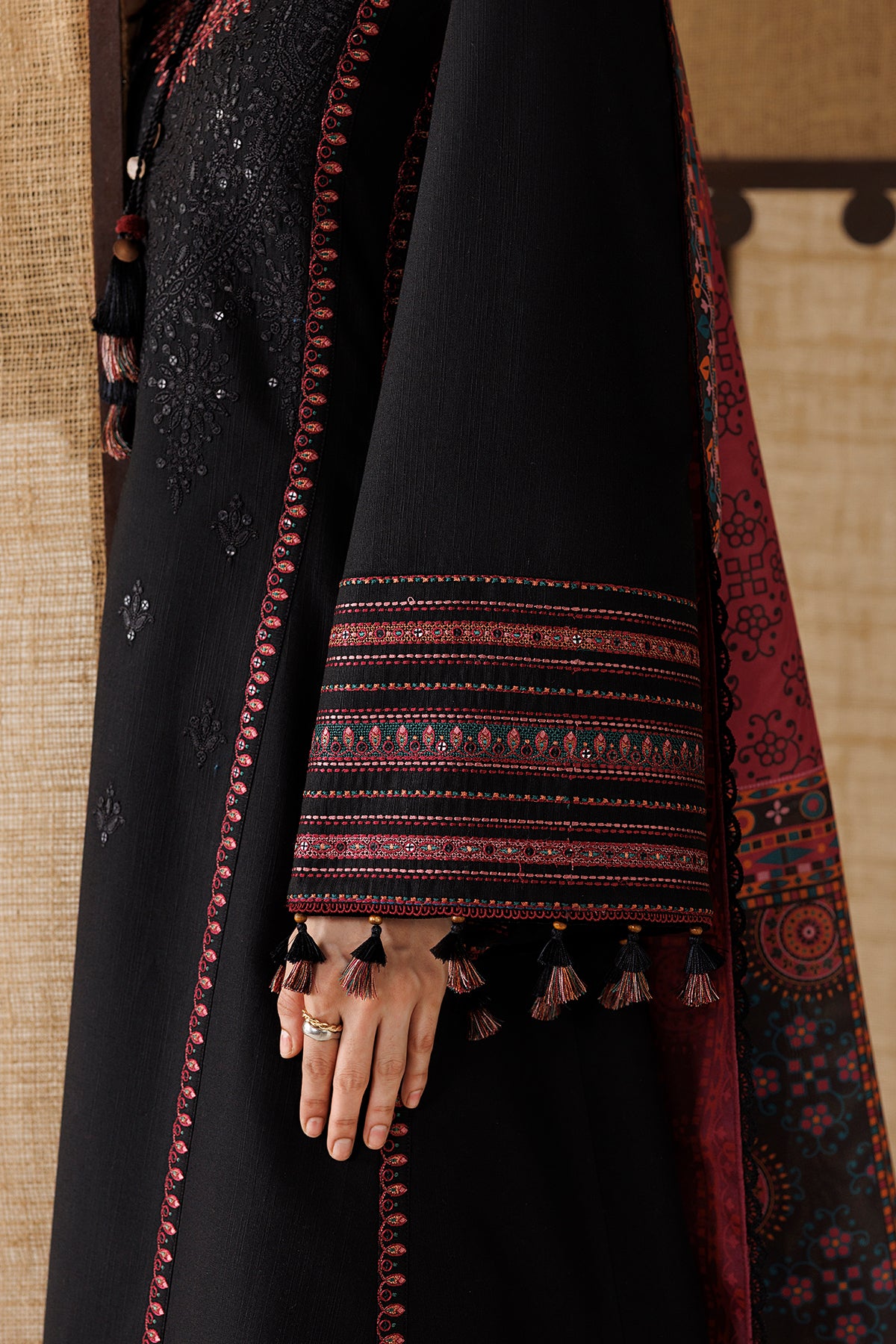 EMBROIDERED PREMIUM KHADDAR UW-0253