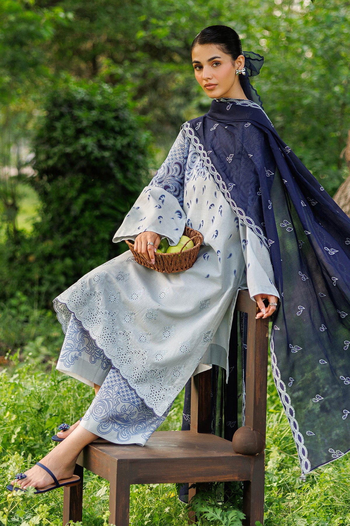 EMBROIDERED LAWN USE-9332