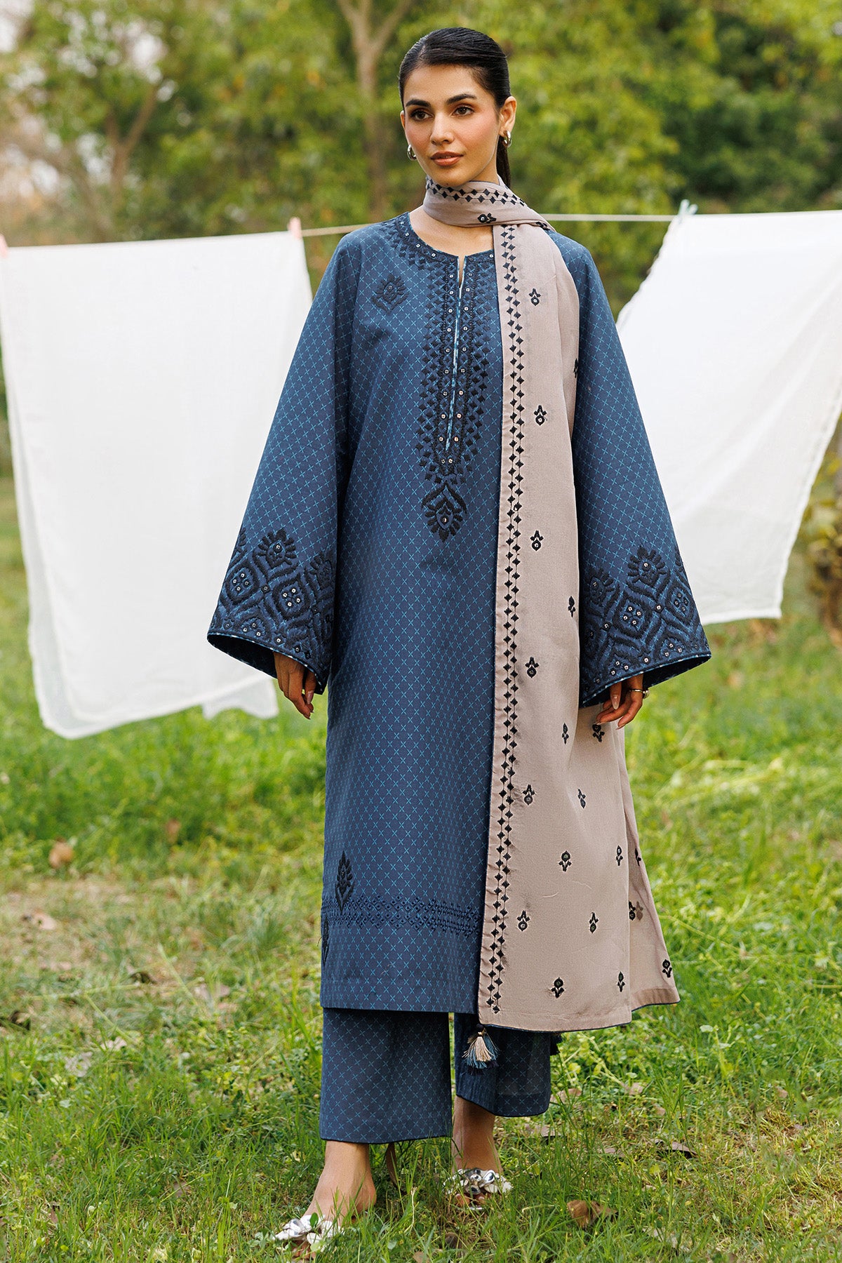 EMBROIDERED LAWN USE-9346