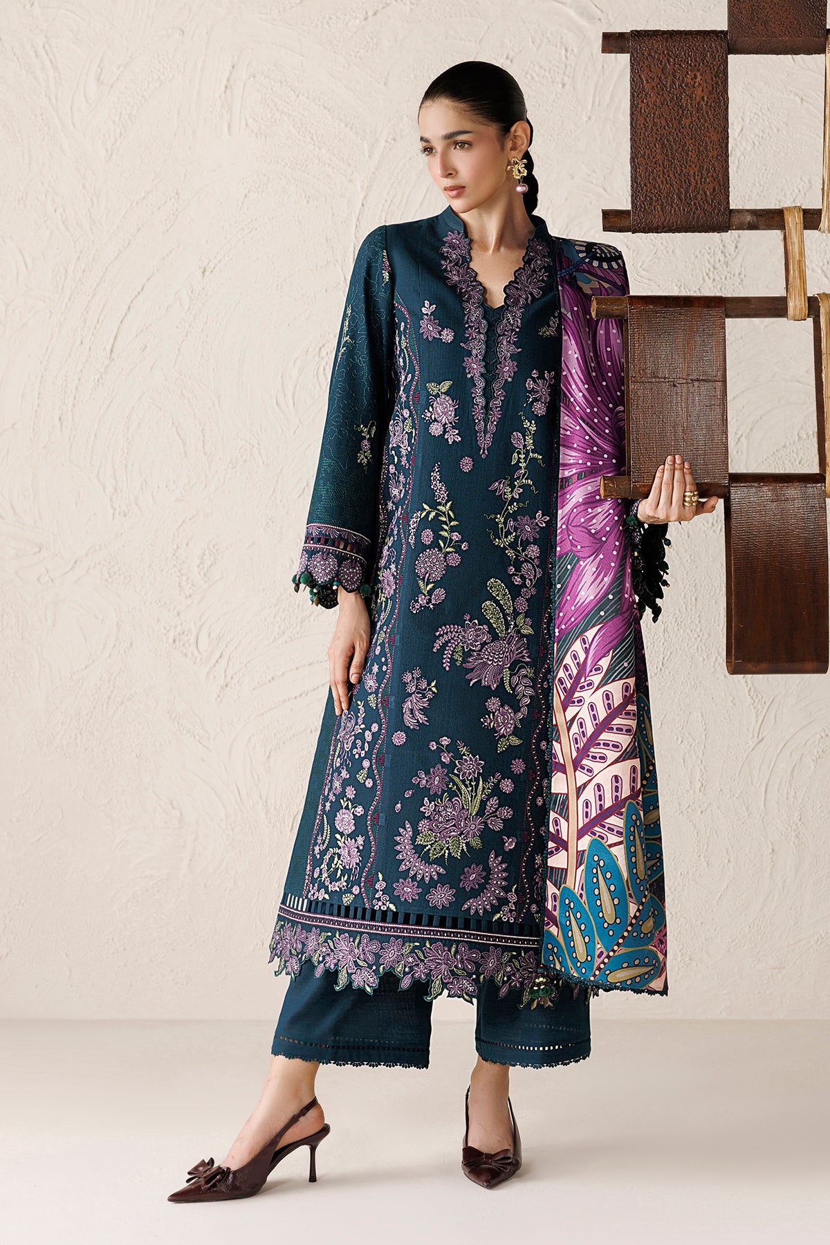 EMBROIDERED PREMIUM KHADDAR UW-0296