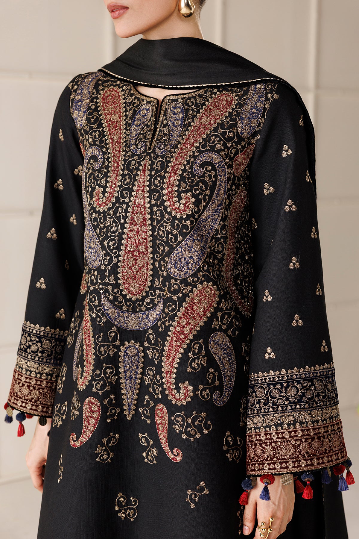EMBROIDERED PREMIUM KHADDAR UW-0295