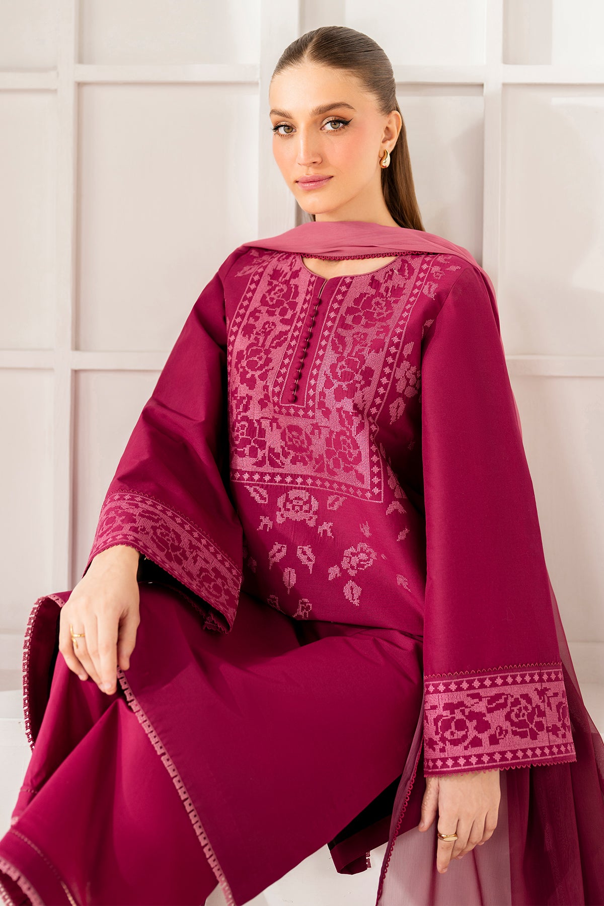 EMBROIDERED LAWN USE-9242