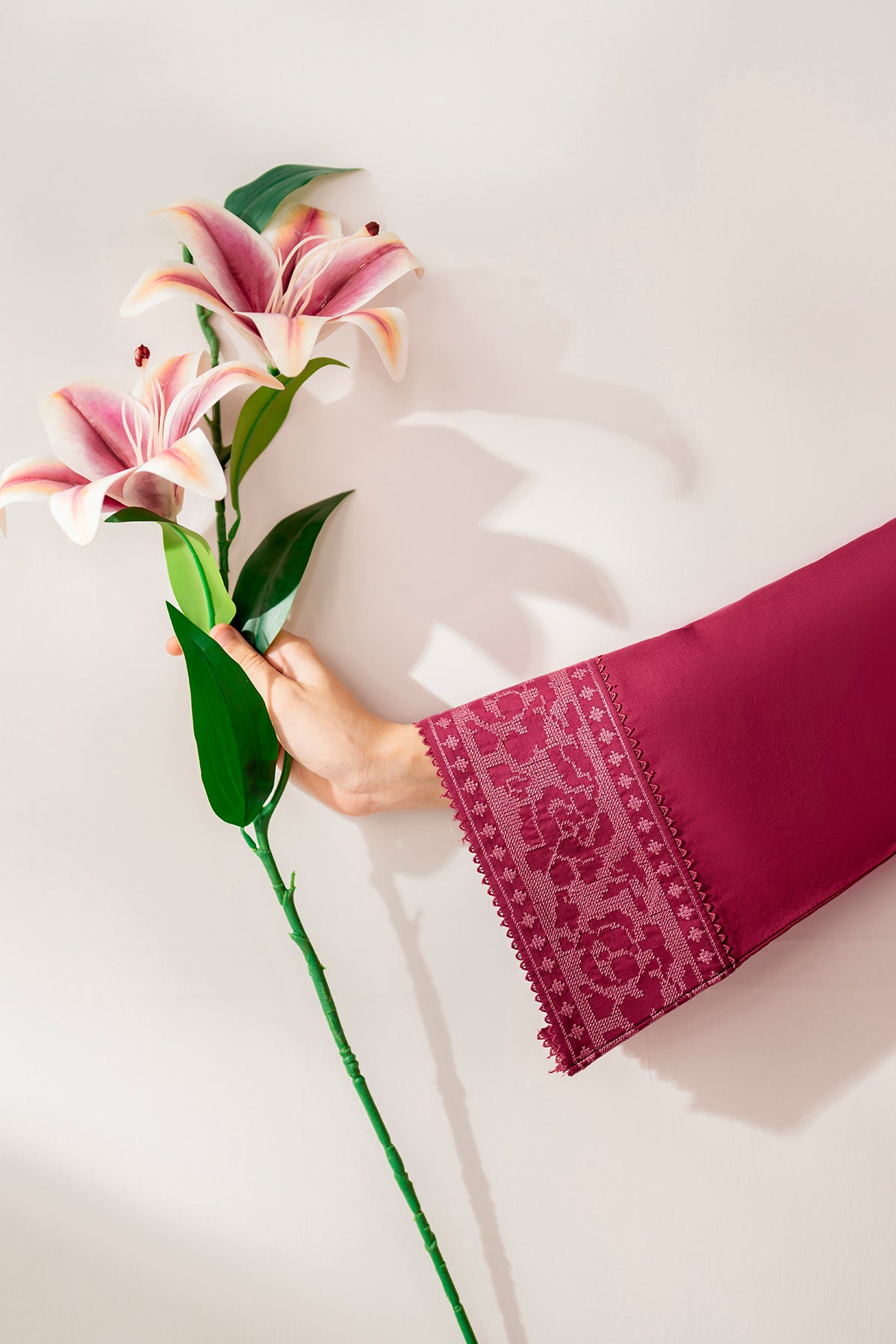 EMBROIDERED LAWN USE-9242