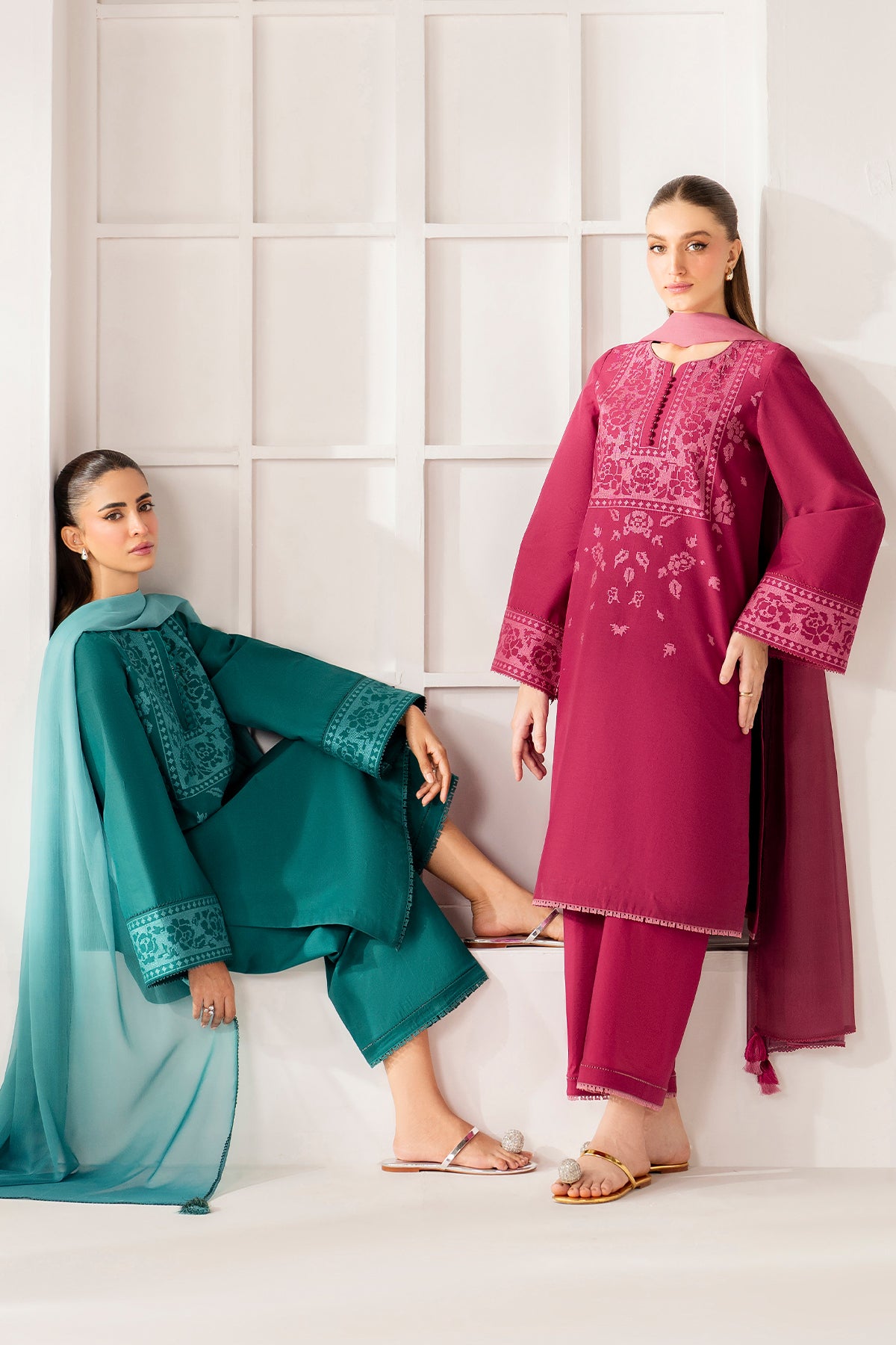 EMBROIDERED LAWN USE-9242