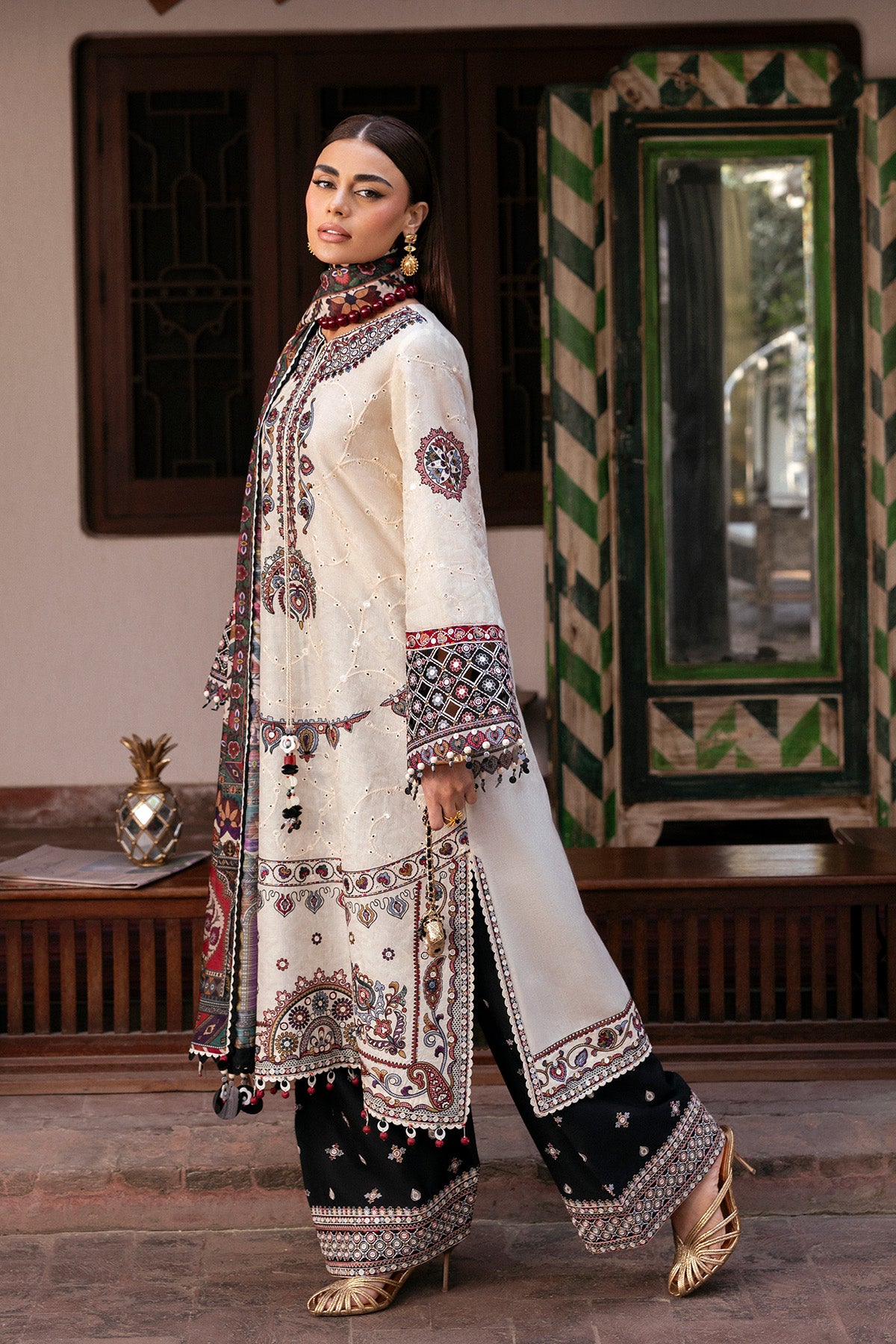 Embroidered Luxury Lawn SL26-D02