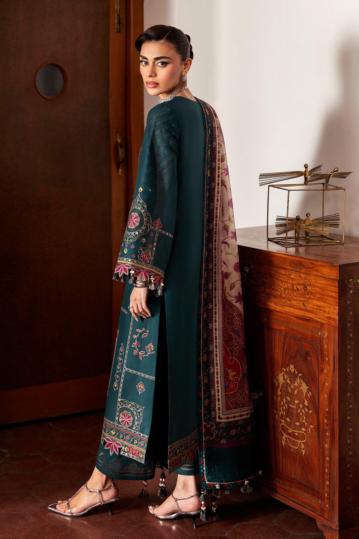 Embroidered Luxury Lawn SL26-D10