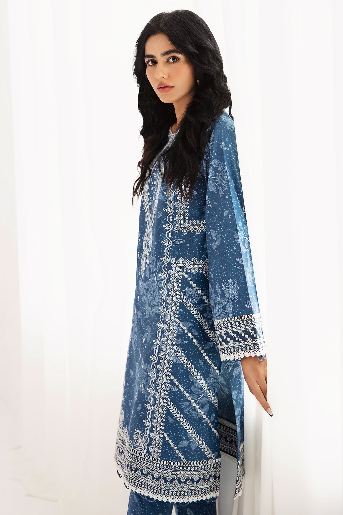 EMBROIDERED LAWN RTW - 1200